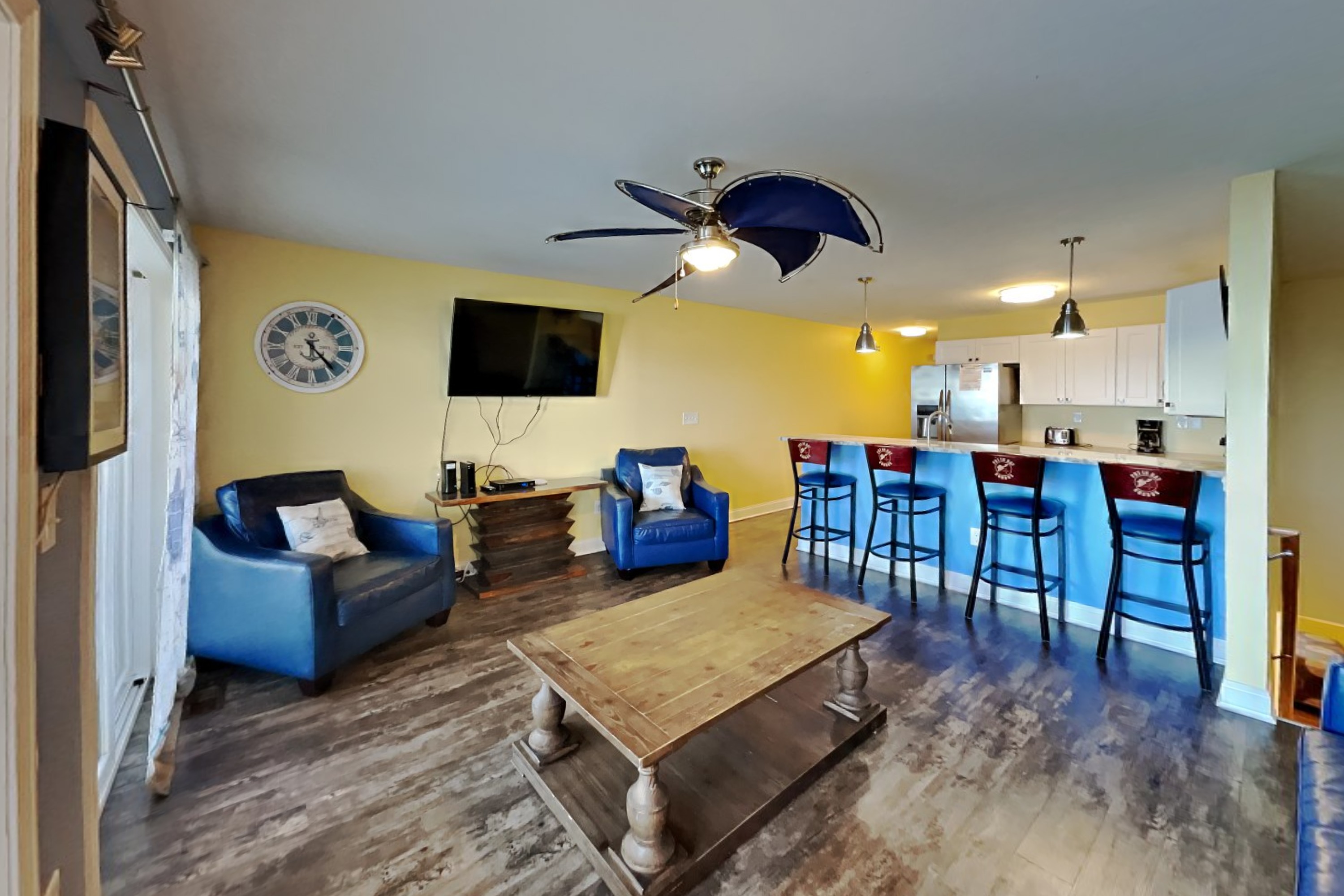 Put-in-Bay Waterfront Condo #111 3