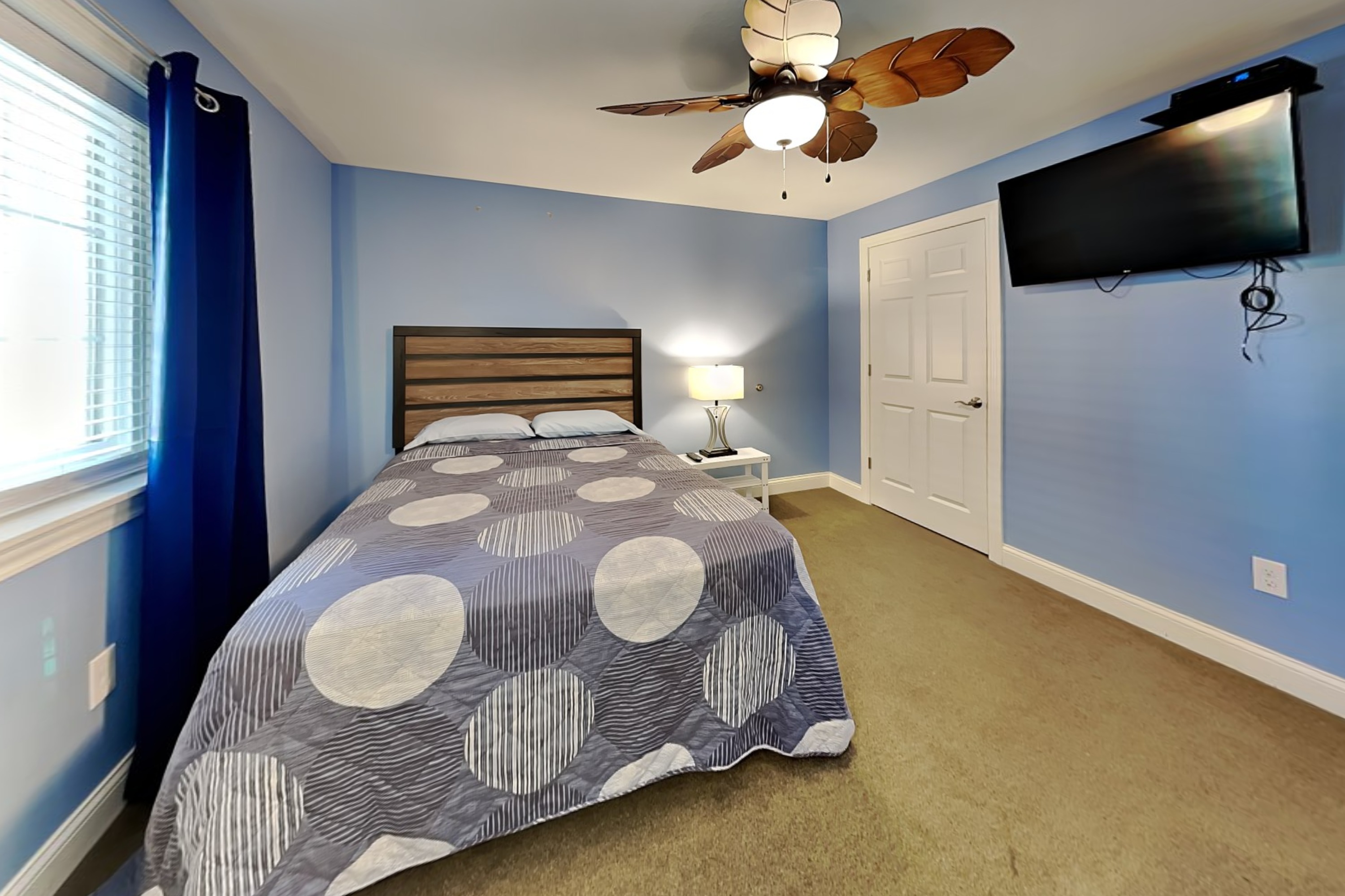 Put-in-Bay Waterfront Condo #109 7