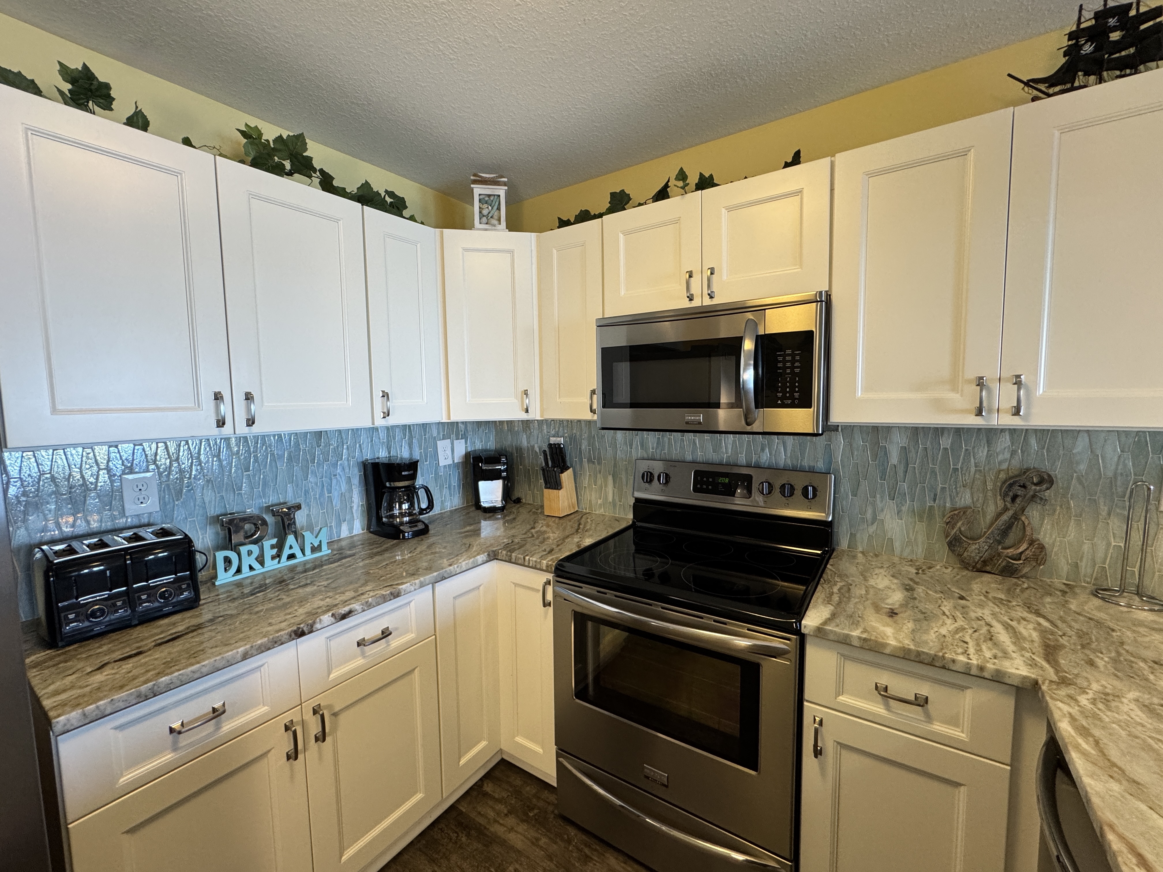 Put-in-Bay Waterfront Condo #209 5