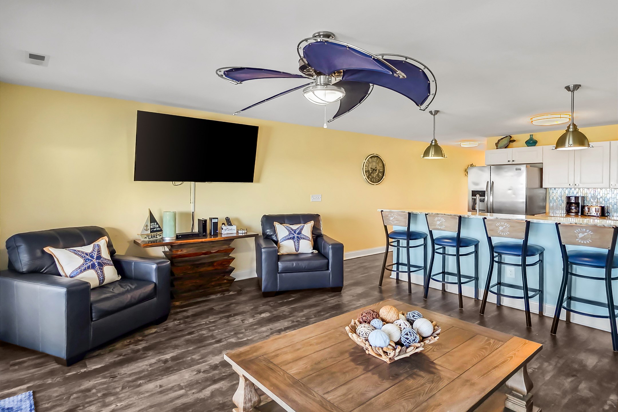 Put-in-Bay Waterfront Condo #207 8