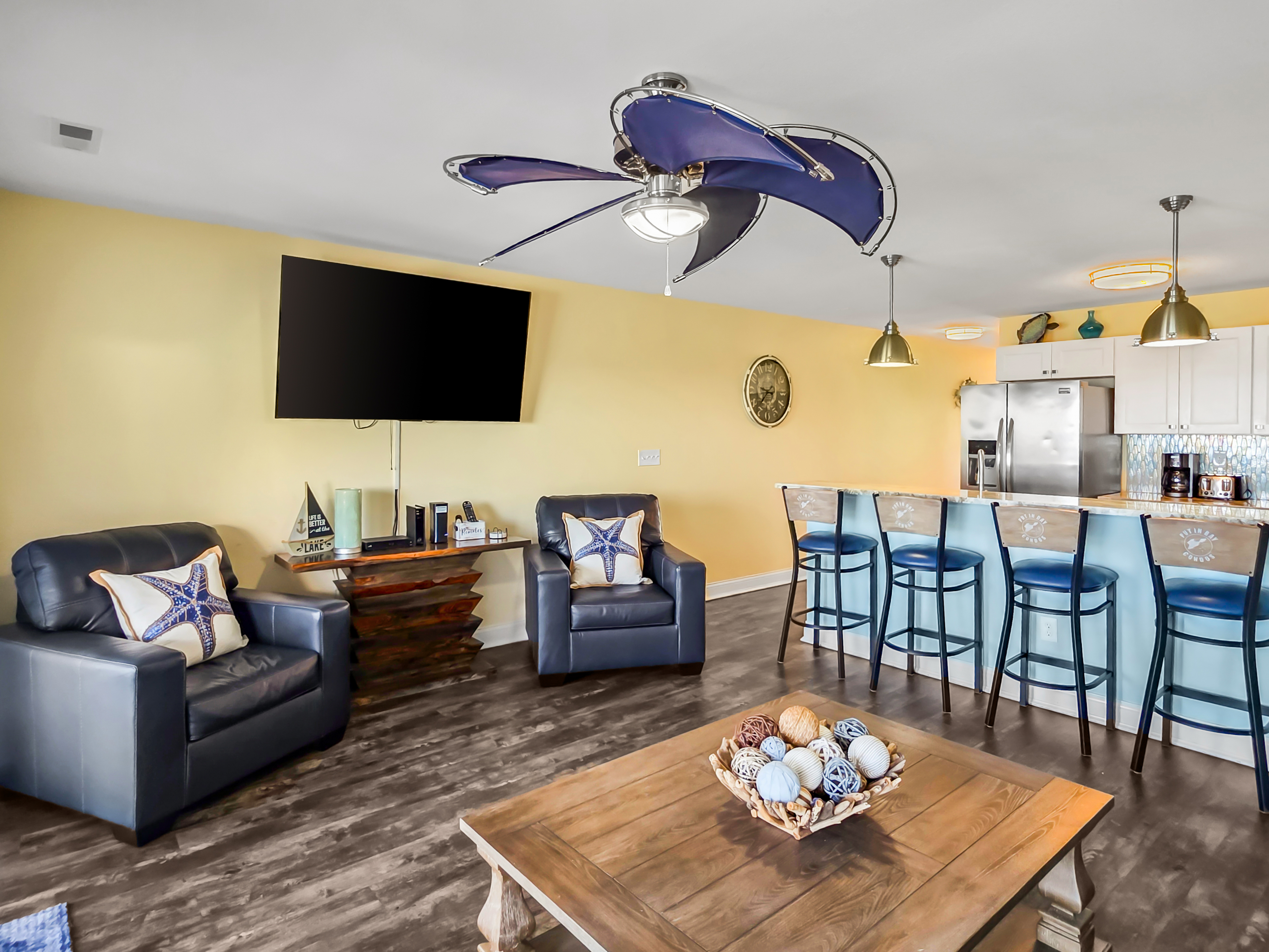 Put-in-Bay Waterfront Condo #207 8