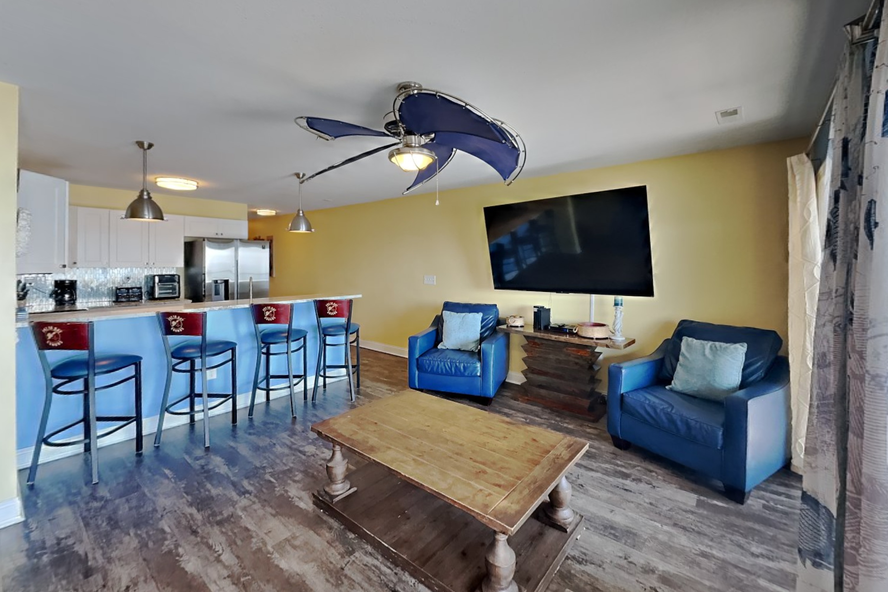 Put-in-Bay Waterfront Condo #208 8