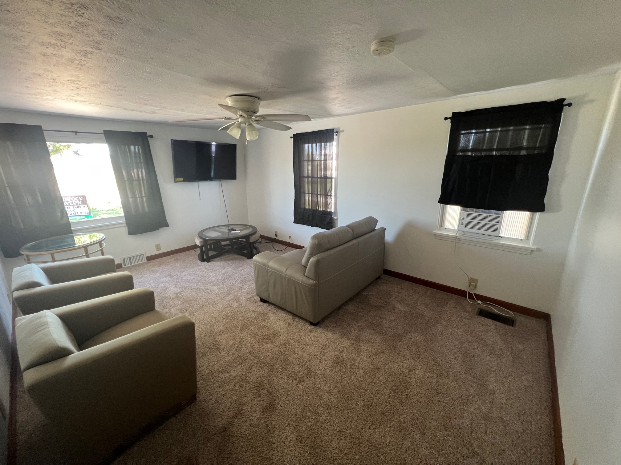 Pebbles Suite above Bedrock Tavern | Photo 2