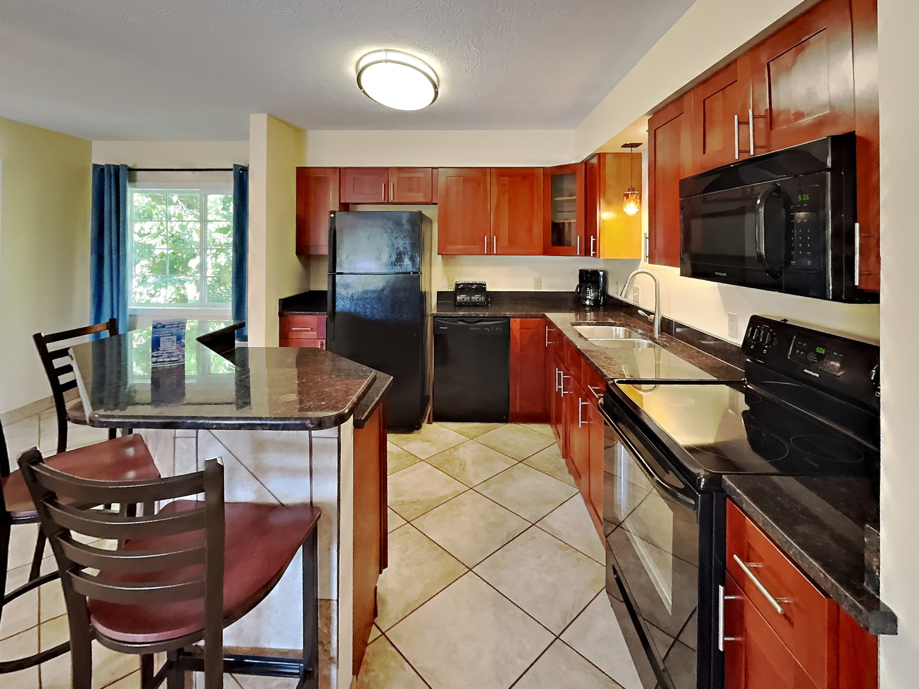 Put-in-Bay Poolview Condo #6 | Photo 4