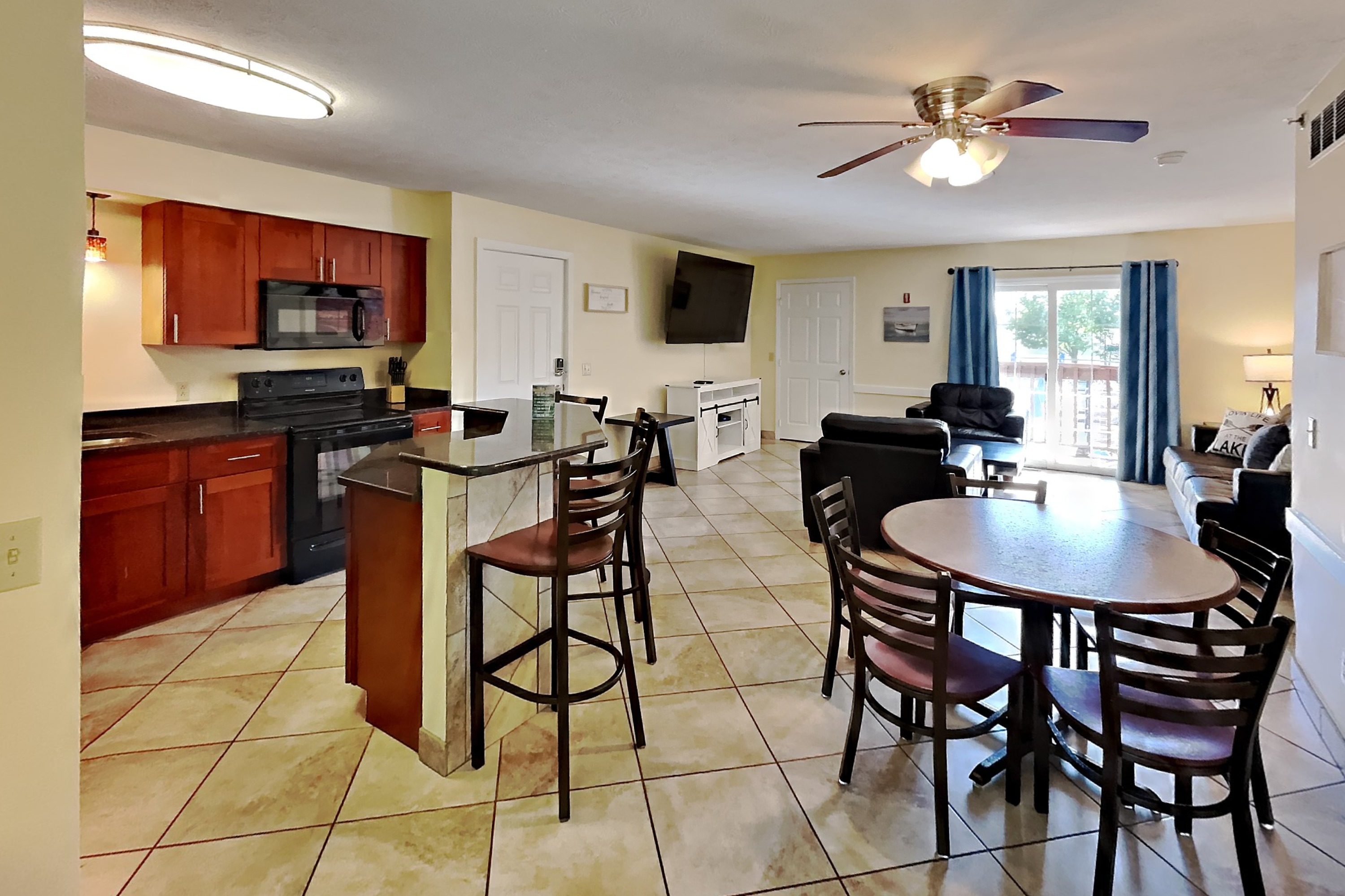 Put-in-Bay Poolview Condo #6 | Photo 8