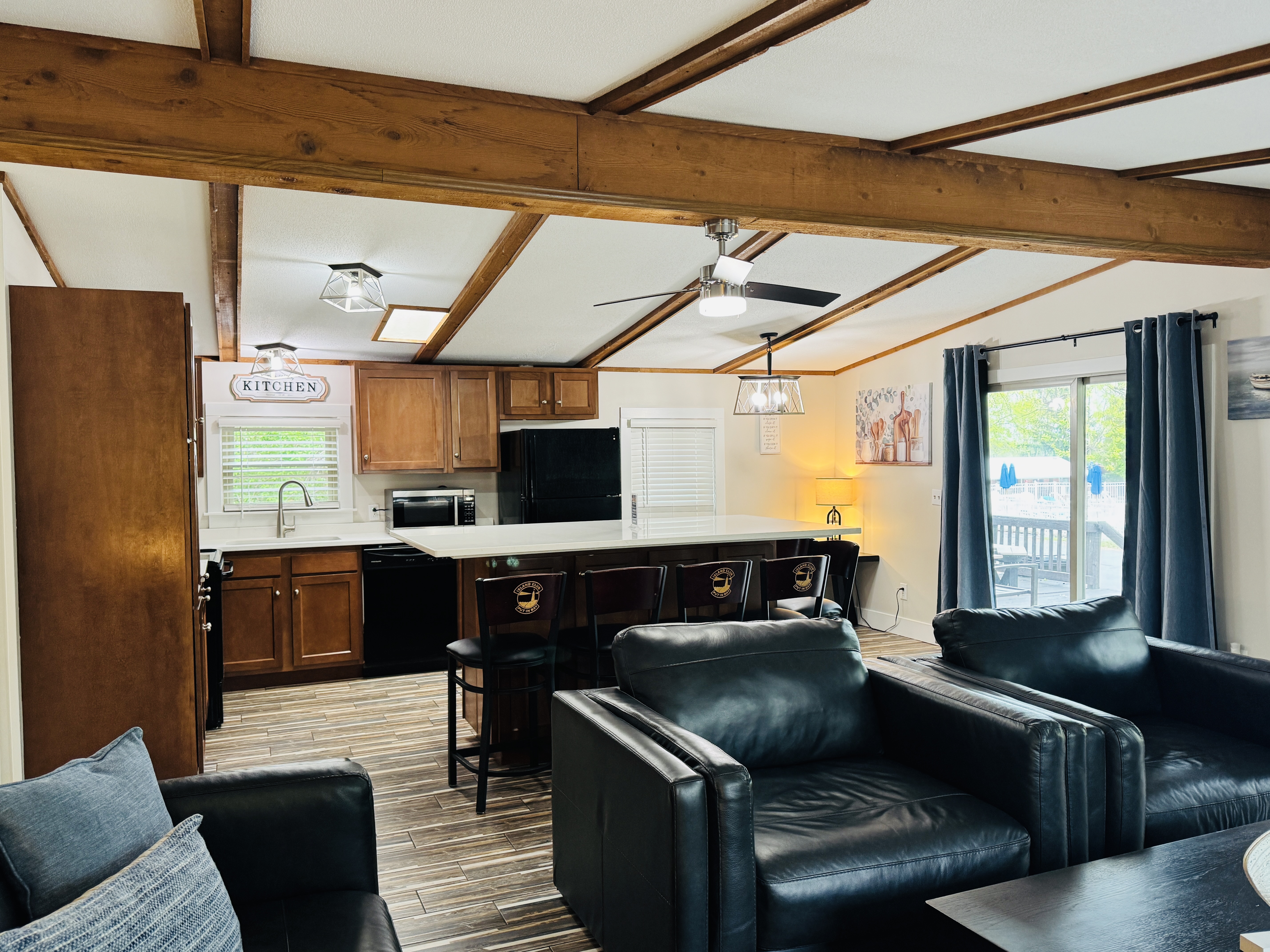 Put-in-Bay Island Club #6 | Photo 10