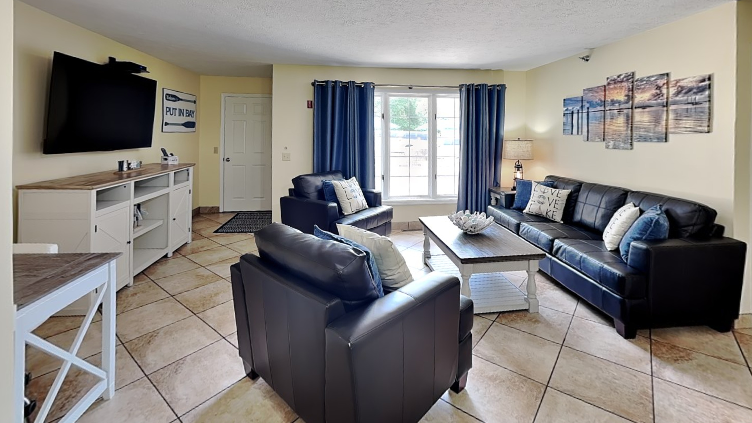 Put-in-Bay Poolview Condo #2 | Photo 8