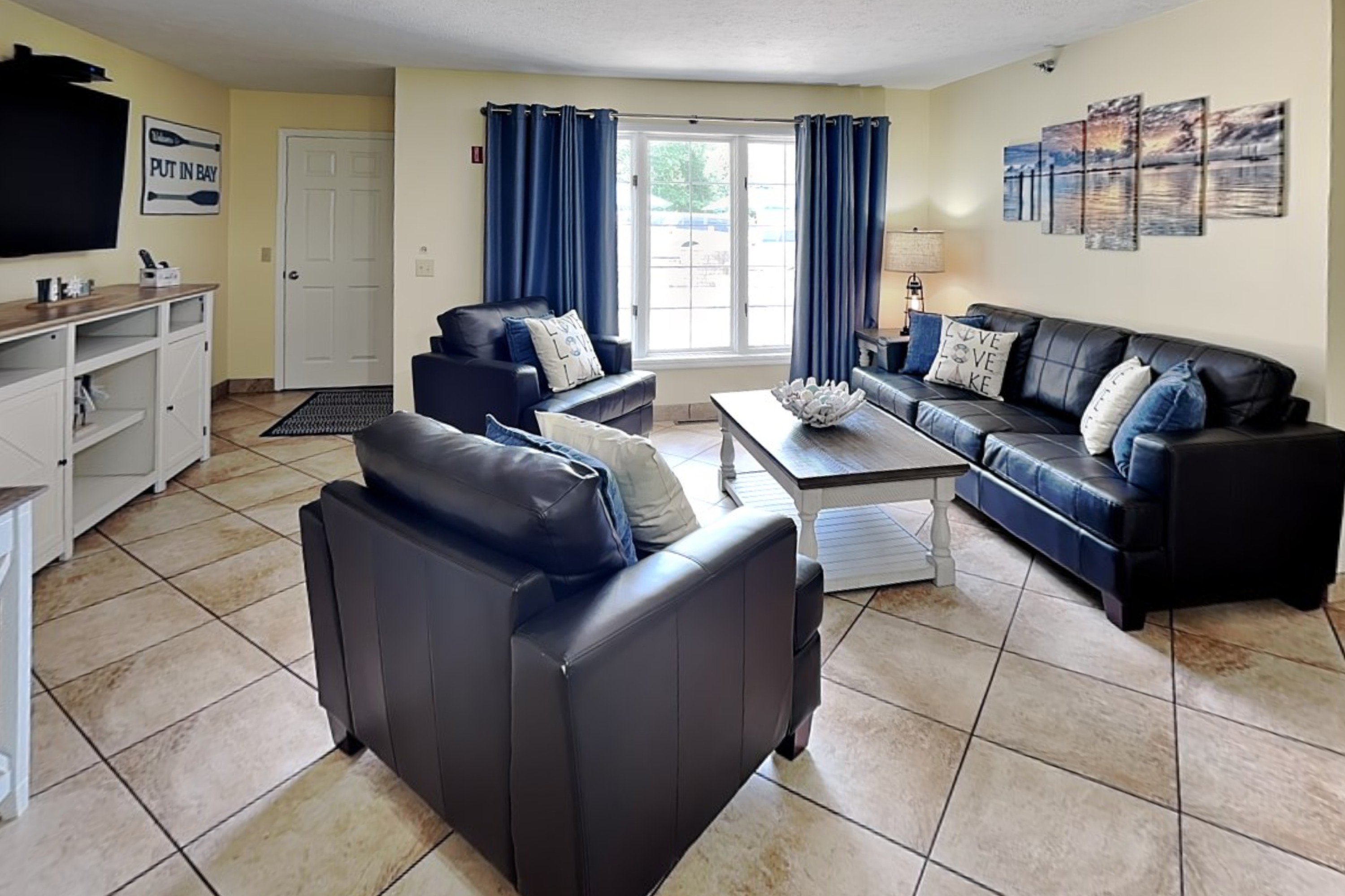 Put-in-Bay Poolview Condo #2 | Photo 12
