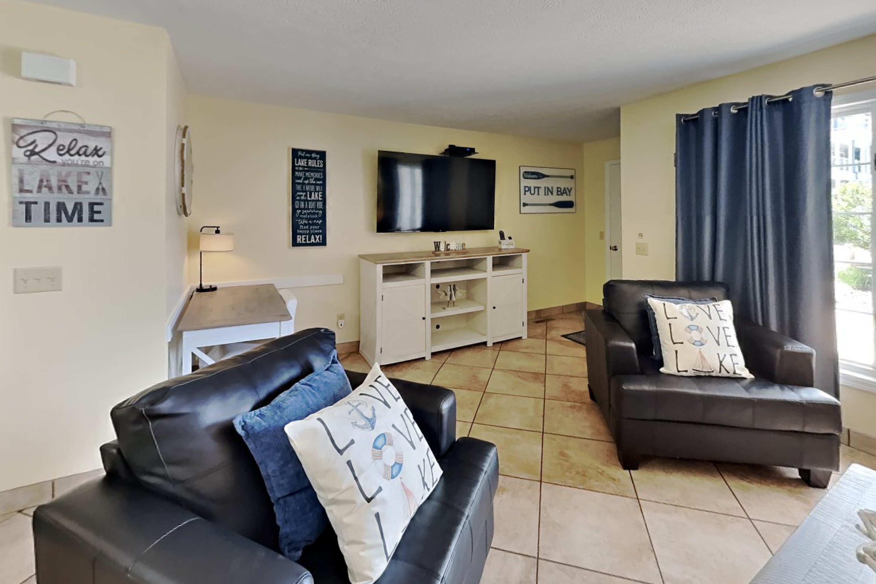 Put-in-Bay Poolview Condo #2 | Photo 9