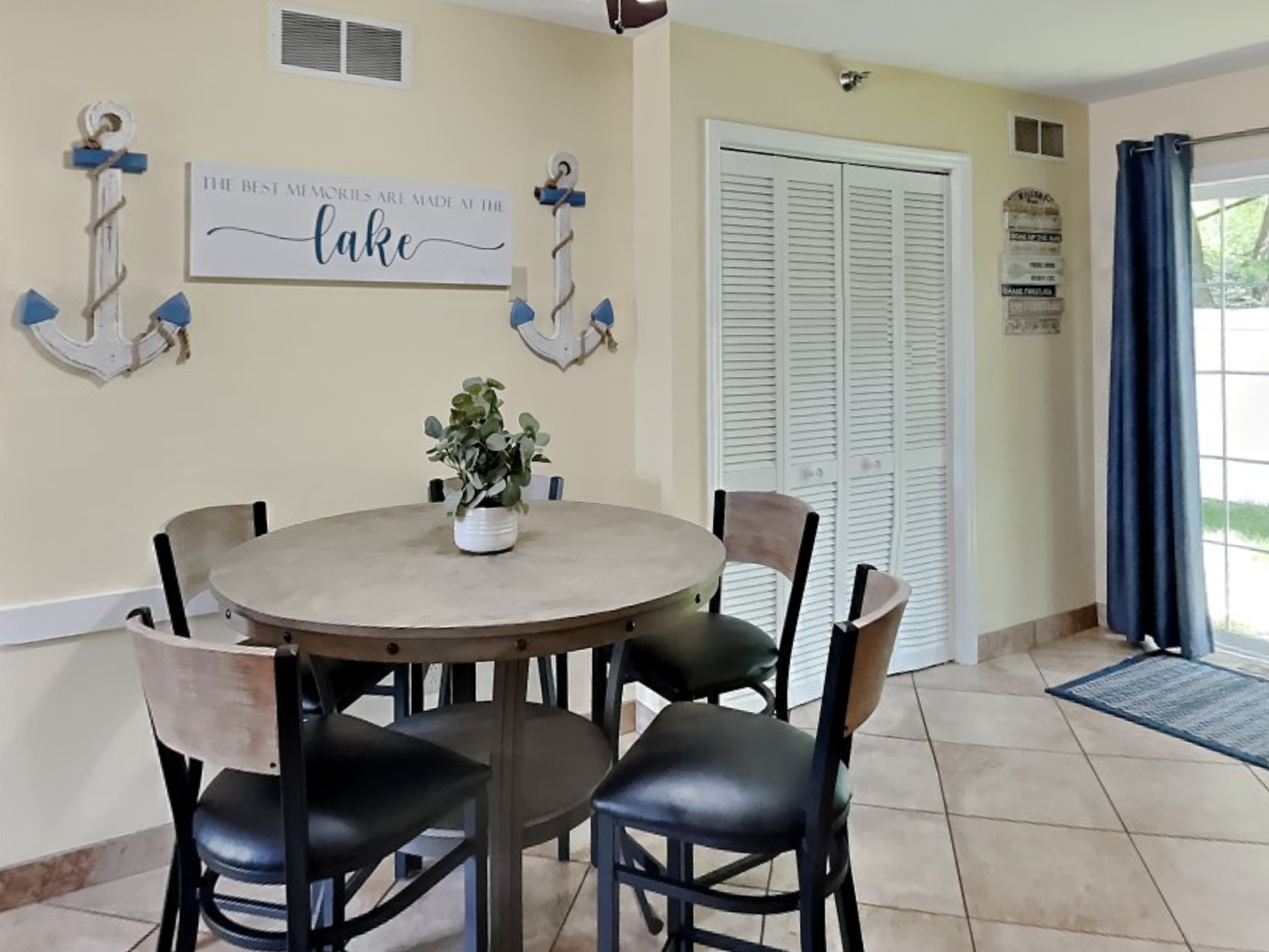 Put-in-Bay Poolview Condo #2 | Photo 15
