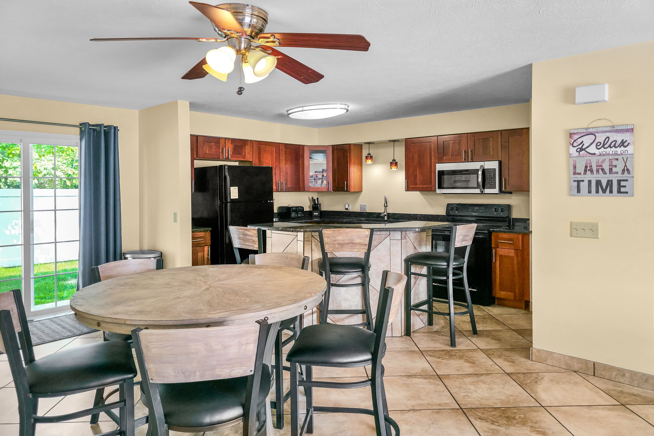 Put-in-Bay Poolview Condo #2 6