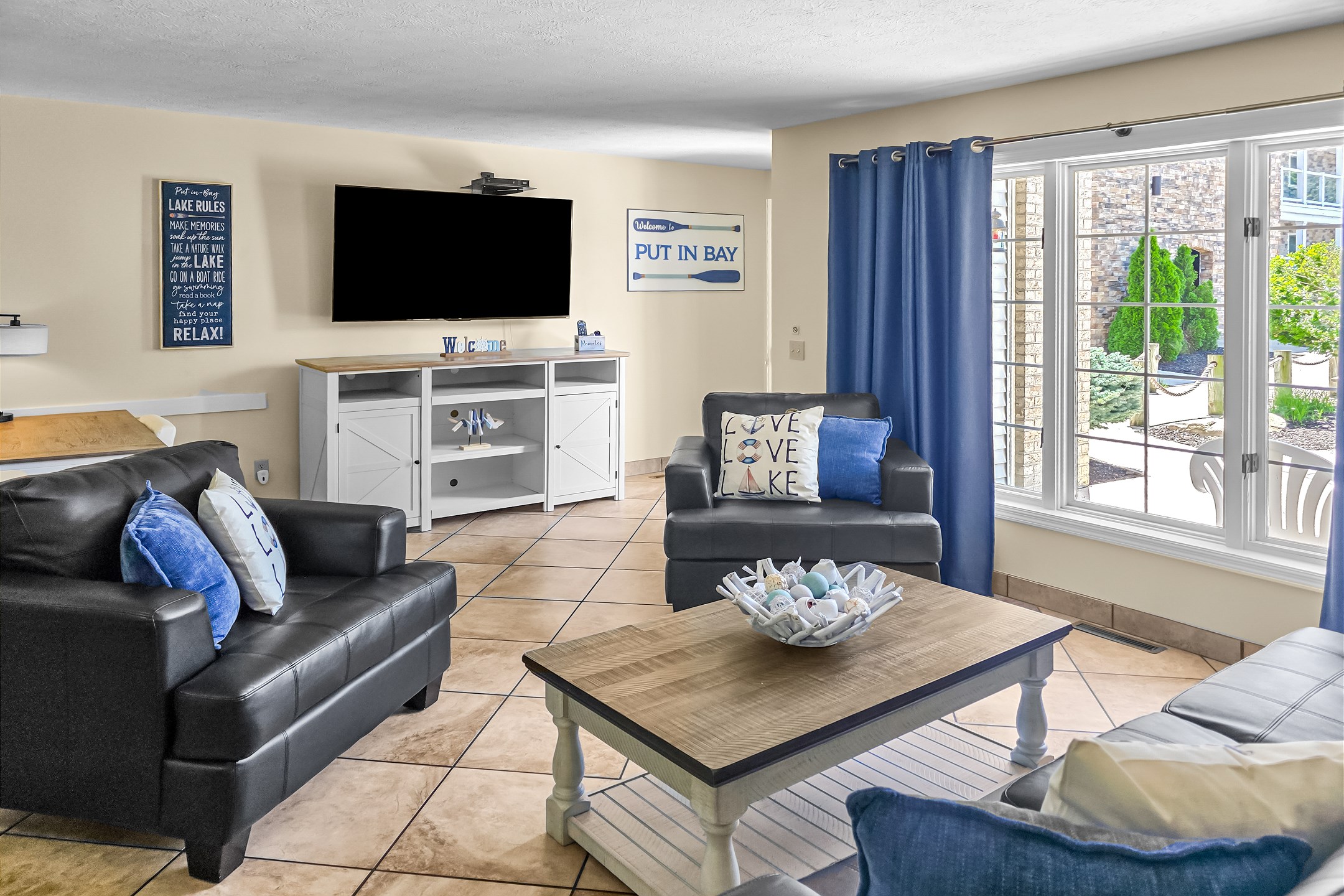 Put-in-Bay Poolview Condo #2 3