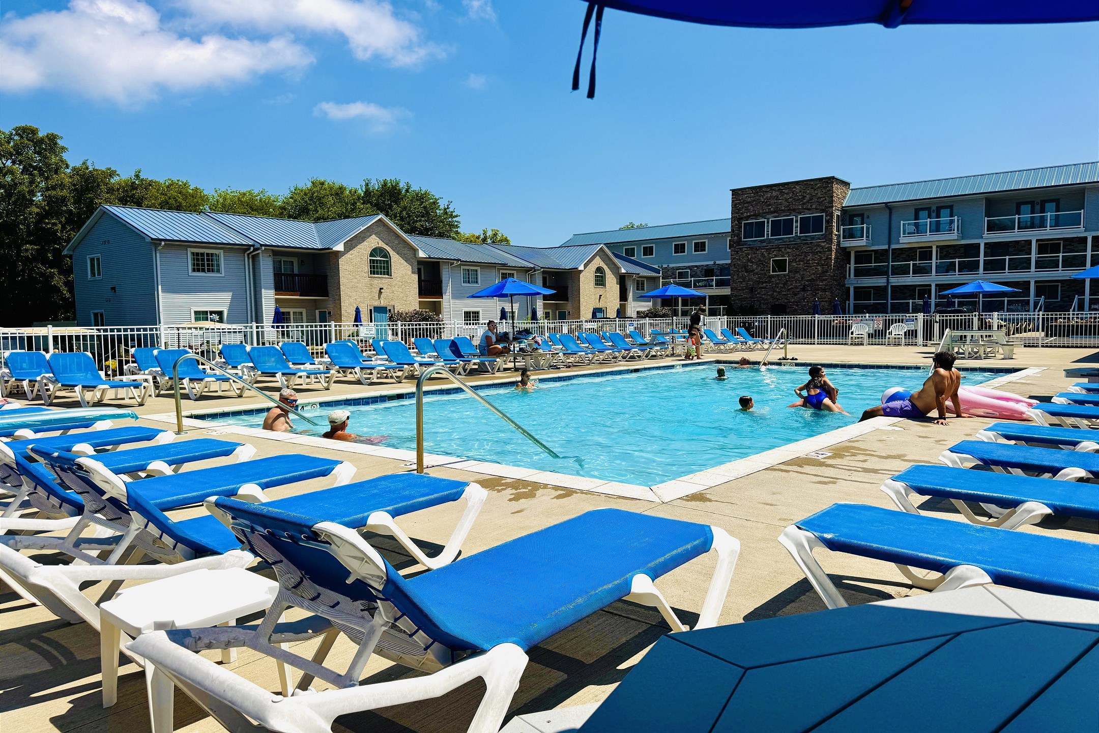 Put-in-Bay Poolview Condo #2 4