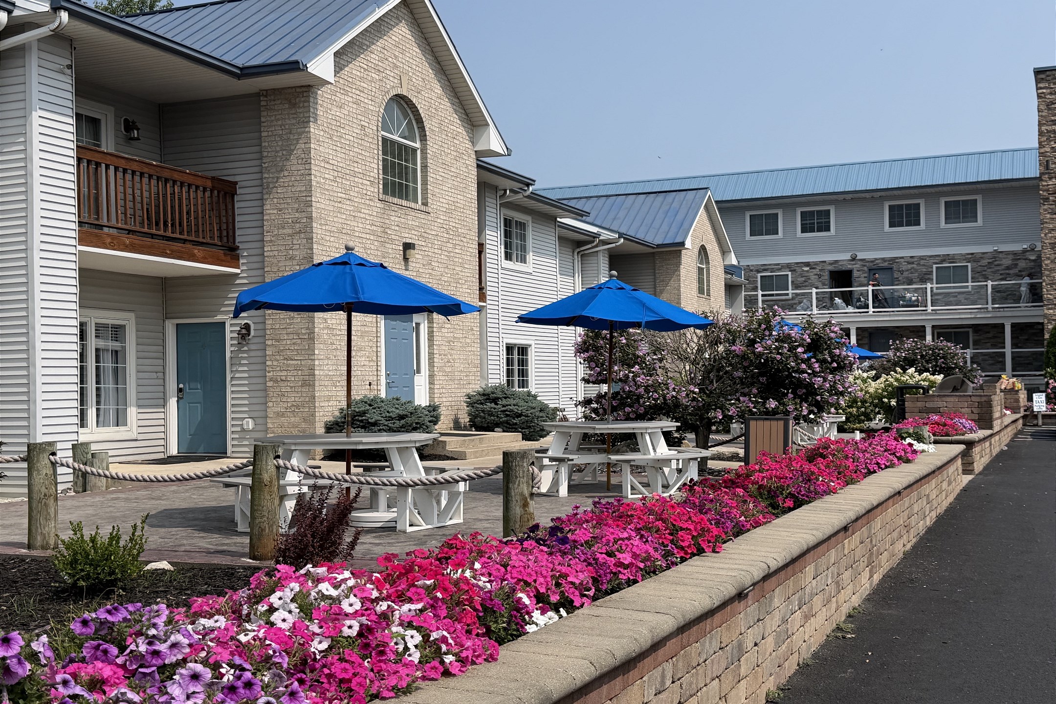 Put-in-Bay Poolview Condo #4