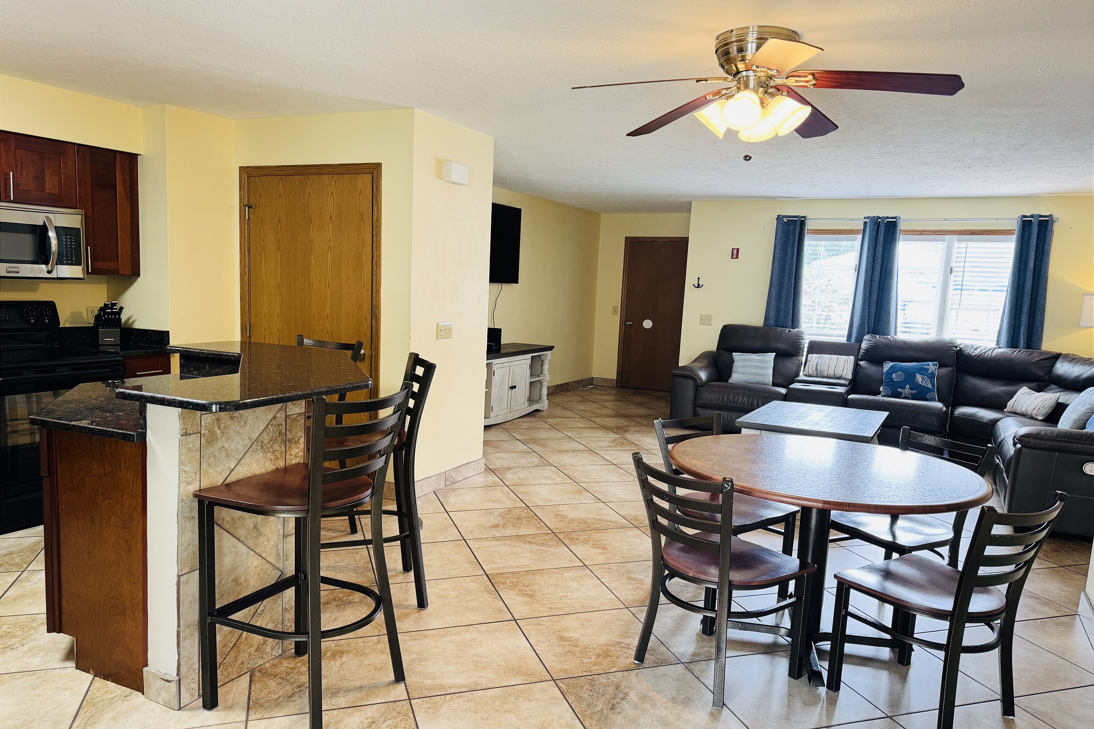 Put-in-Bay Poolview Condo #4 | Photo 14