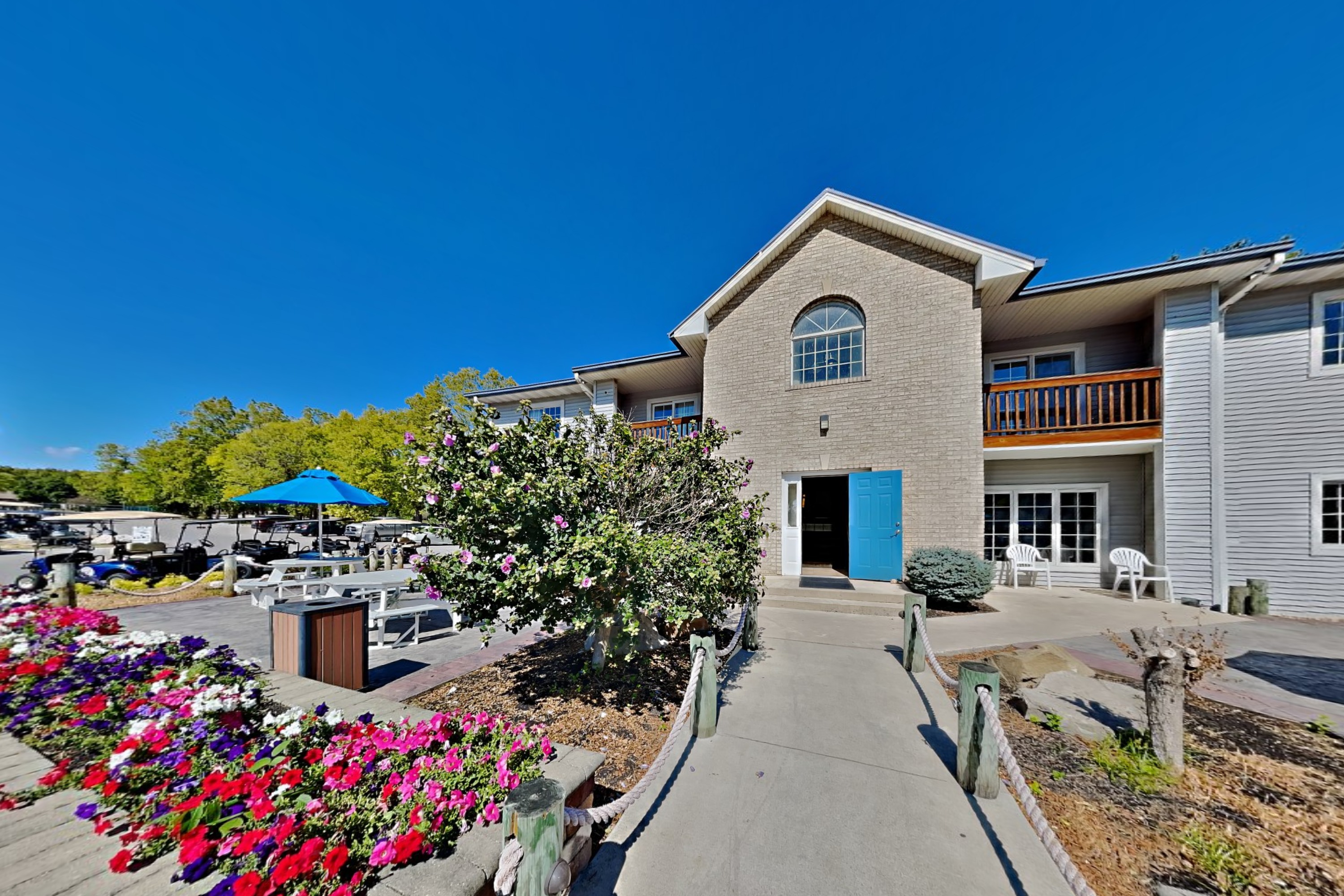 Put-in-Bay Poolview Condo #4 | Photo 5
