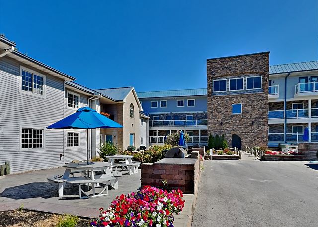Put-in-Bay Poolview Condo #5 | Photo 16