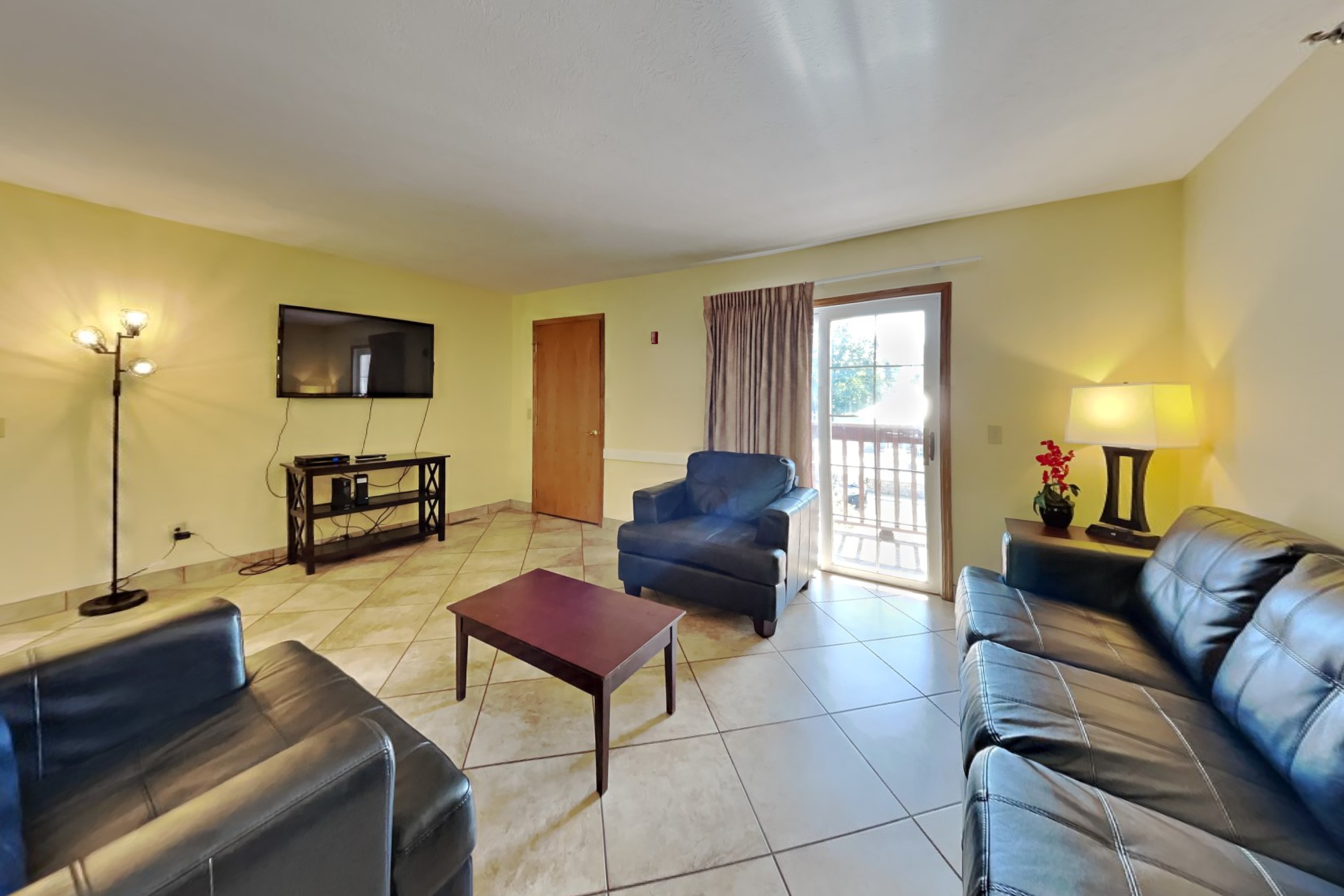 Put-in-Bay Poolview Condo #8 | Photo 4