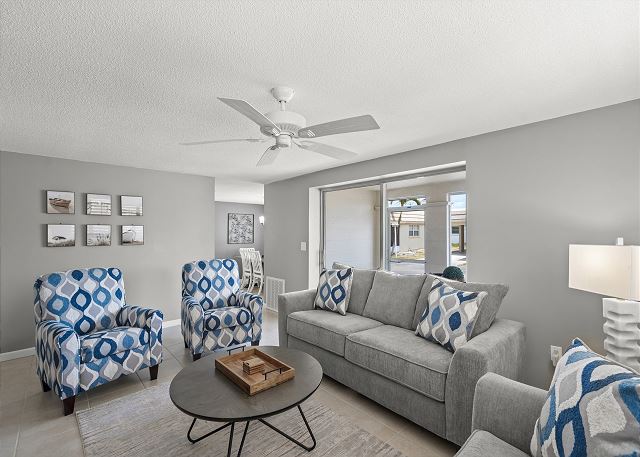 Island House Beach Resort V27