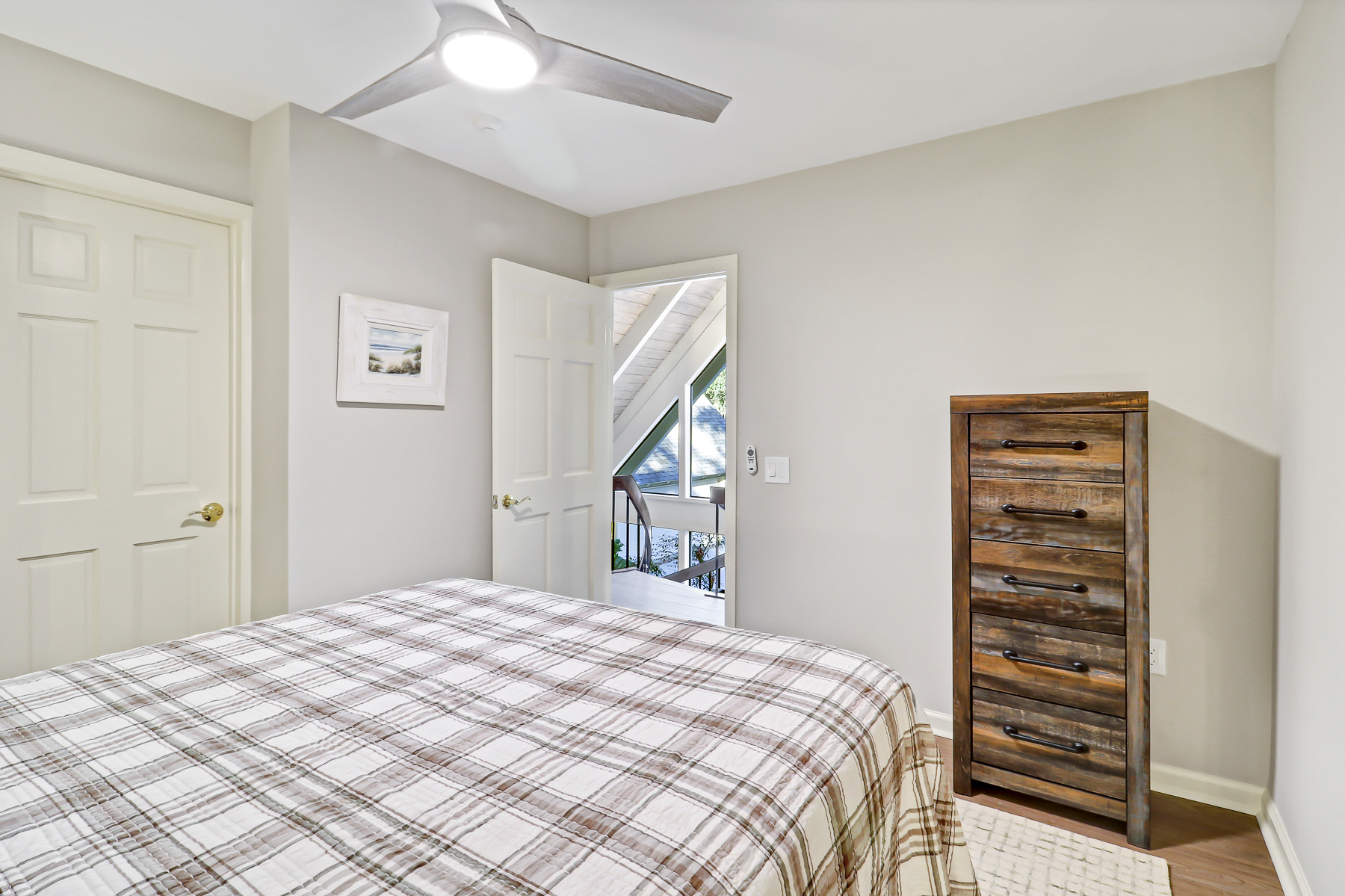 51 Haul Away | Bedroom 4 Full Bed w/ Jack & Jill Bath