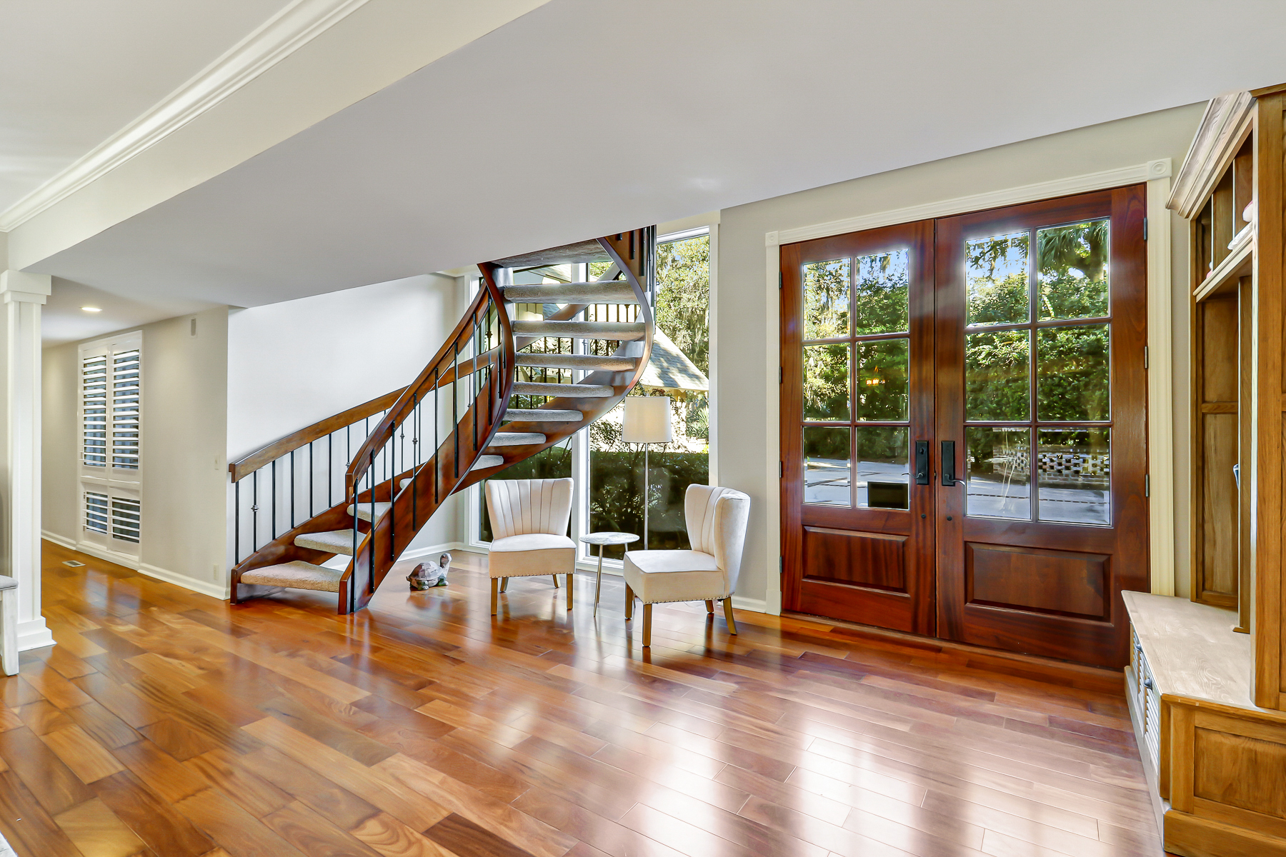 51 Haul Away | Grand Entryway w/ storage & staircase