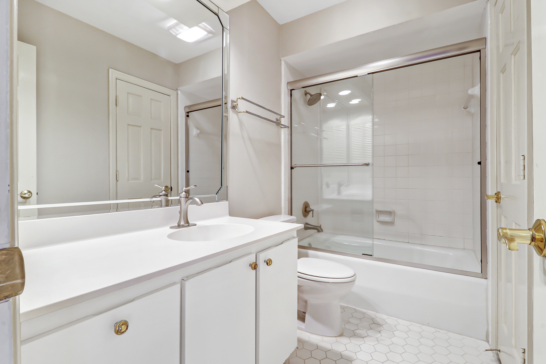 51 Hail Away | Bedroom 3 full bathroom