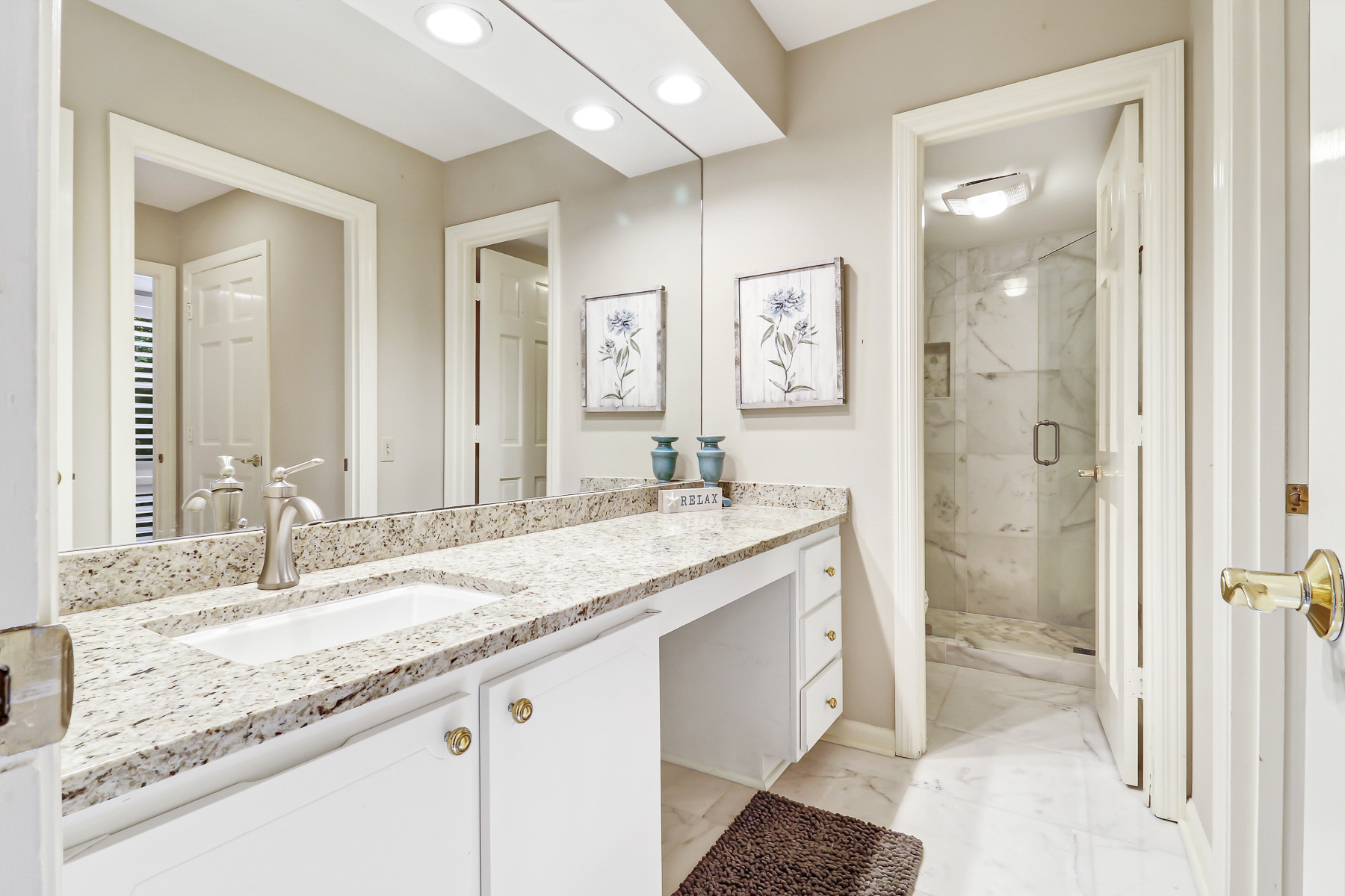 51 Haul Away | Bedroom 1 Full Bathroom