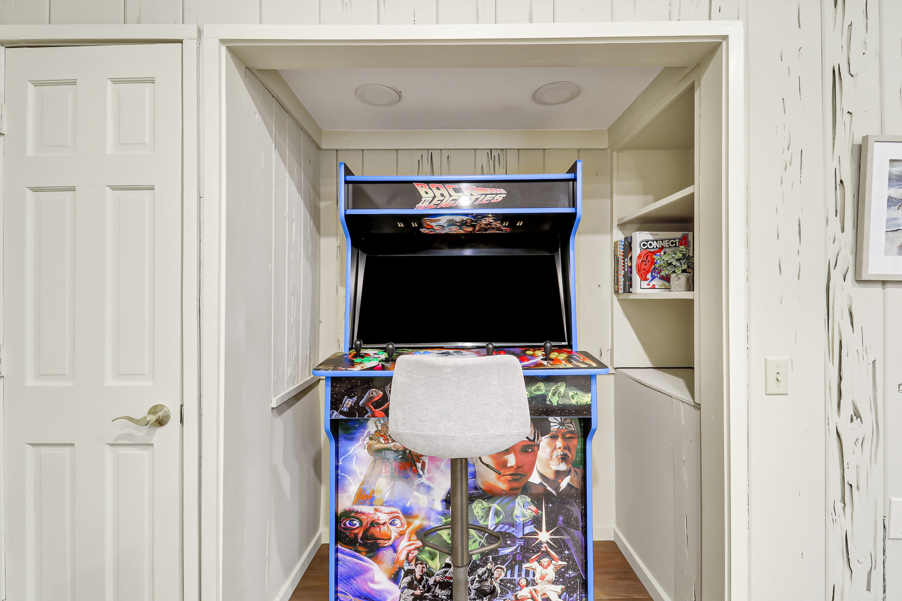 51 Haul Away | Add. Living Room w/ arcade game machine