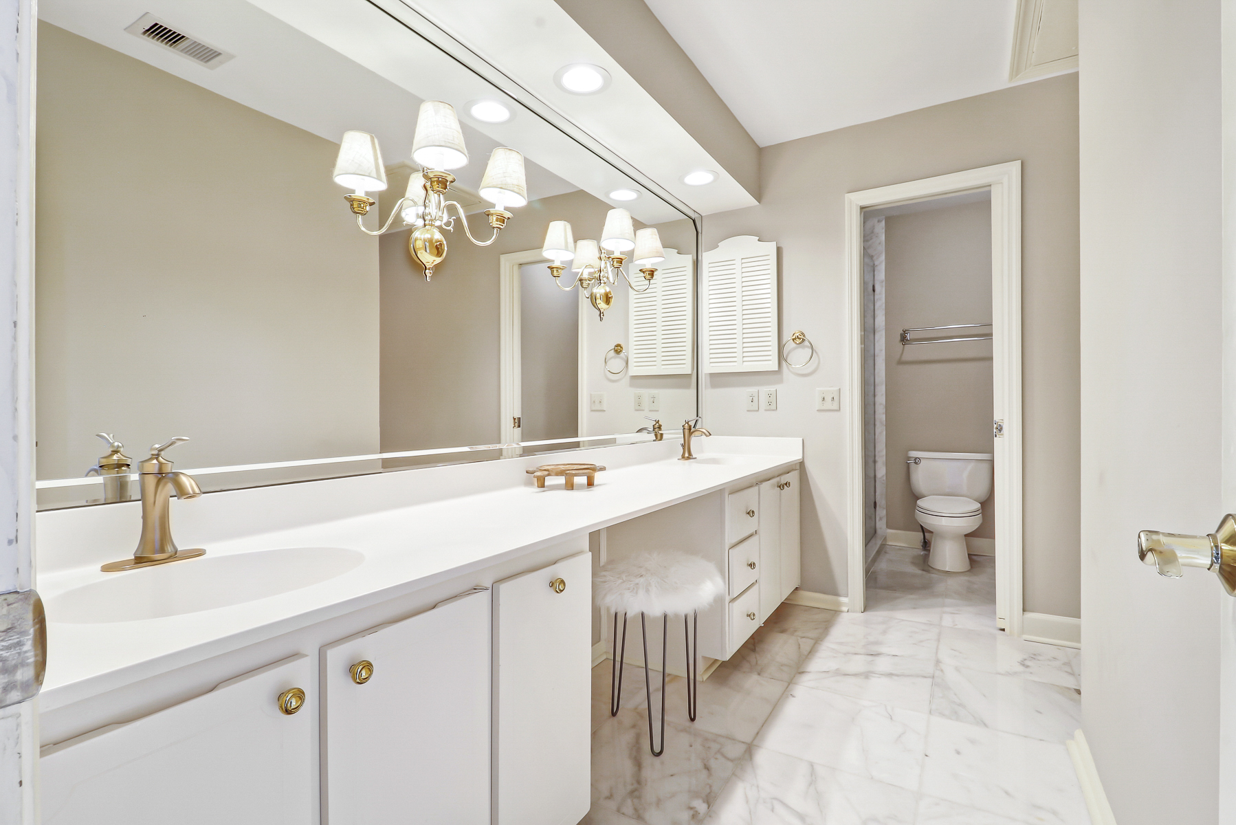 51 Haul Away | Bedroom 5 ensuite full bathroom