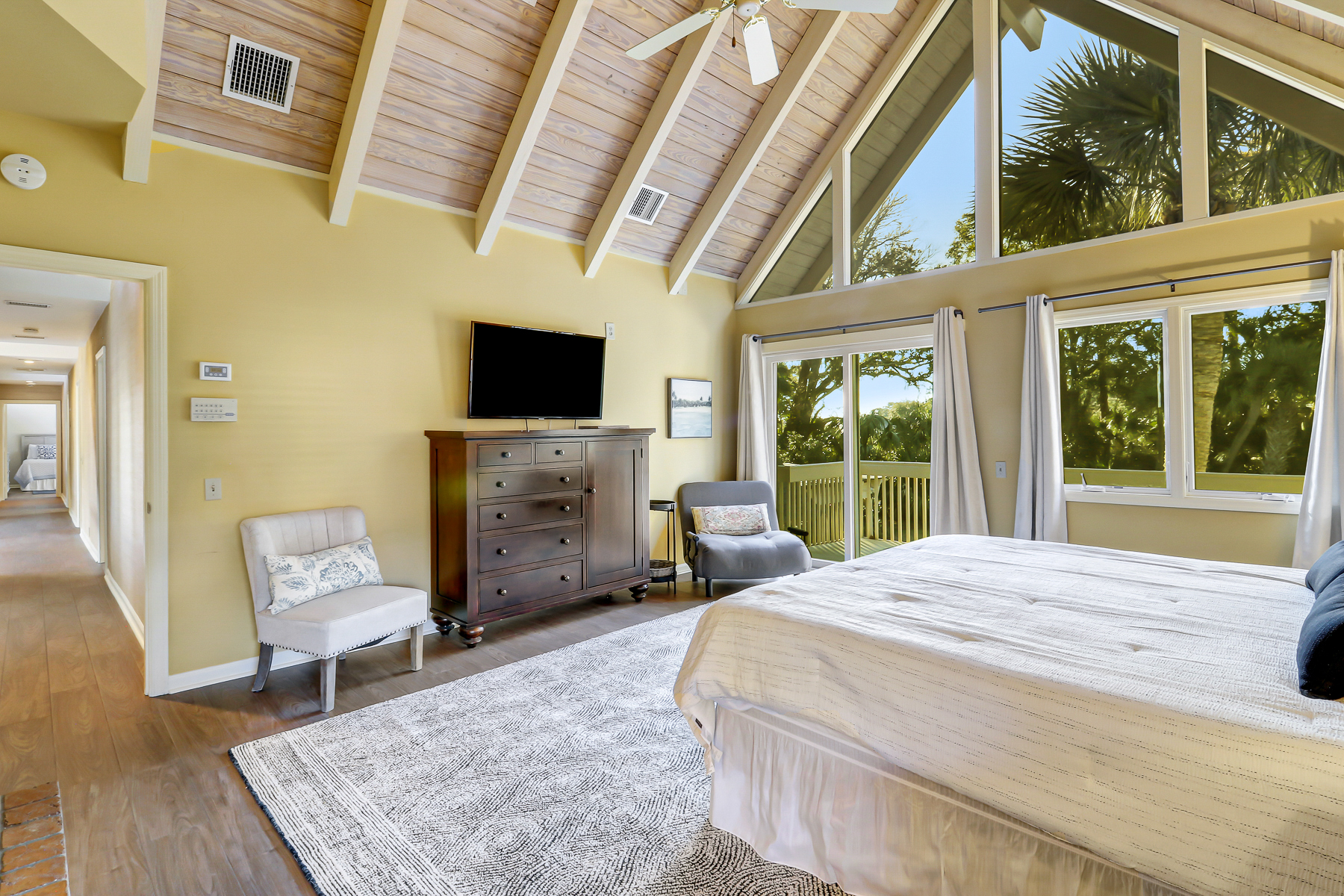 51 Haul Away | Bedroom 2 King Bed w/ ensuite bathroom