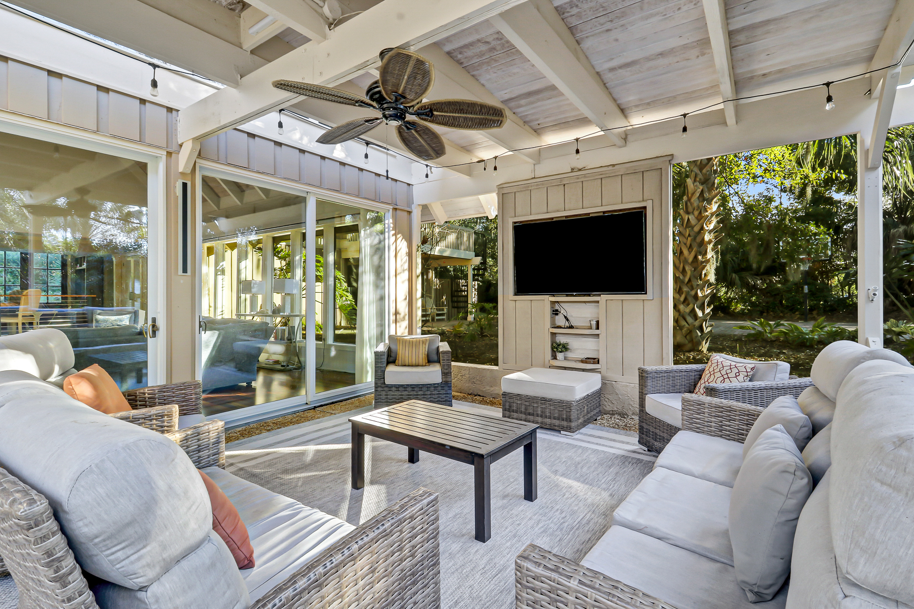 51 Haul Away | Covered patio w/ outdoor seating & TV