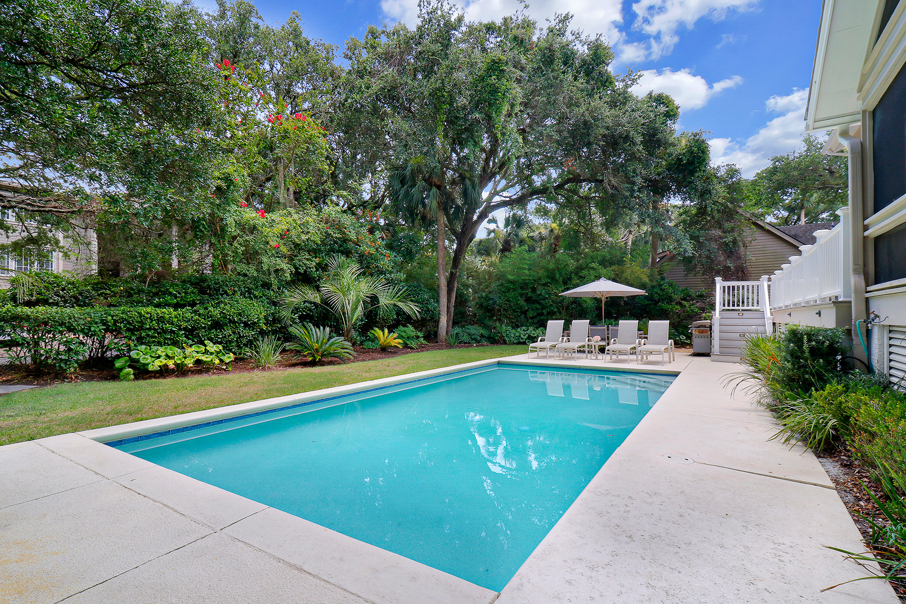 4 Junket | Pool Area