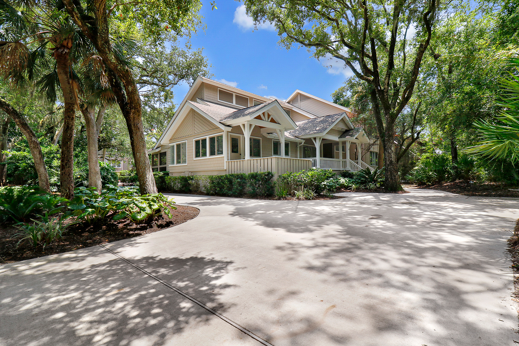 4 Junket | Front of House