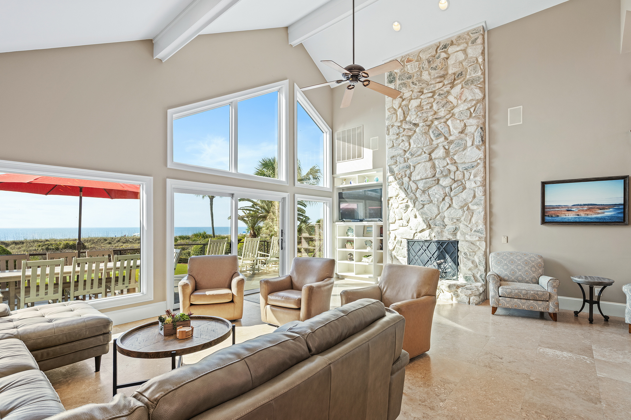 3 Dune Lane | Bright and spacious living room
