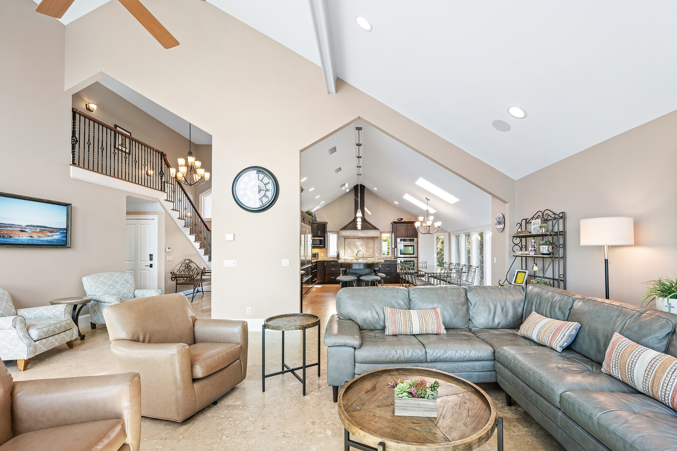 3 Dune Lane | Bright and spacious living room