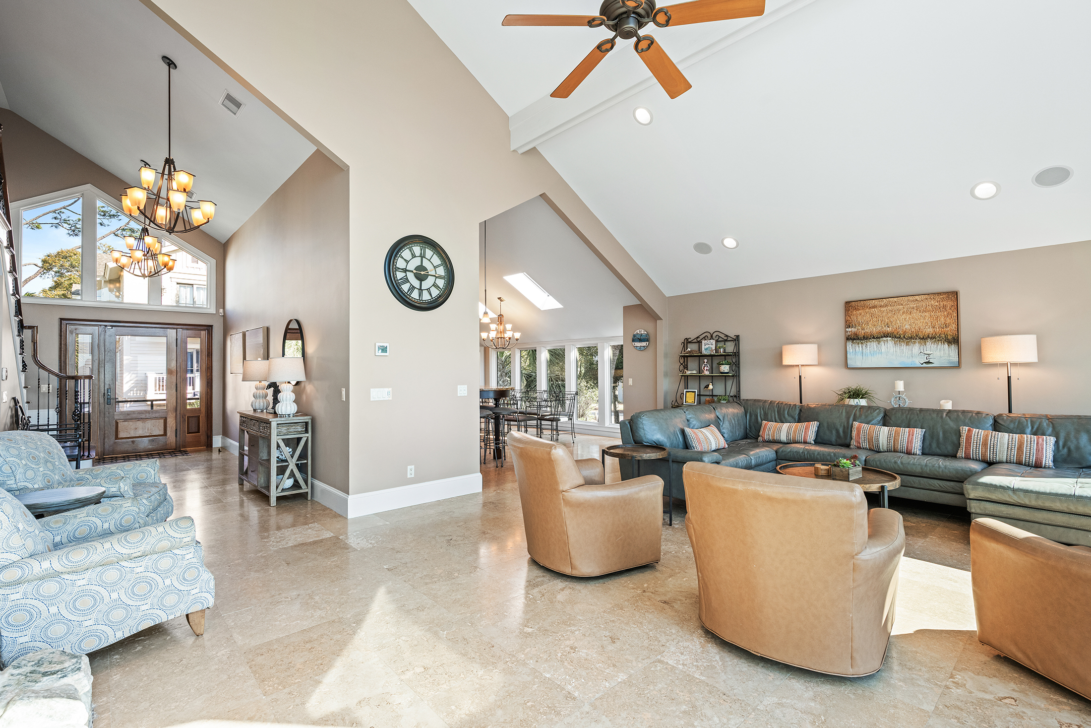 3 Dune Lane | Bright and spacious living room