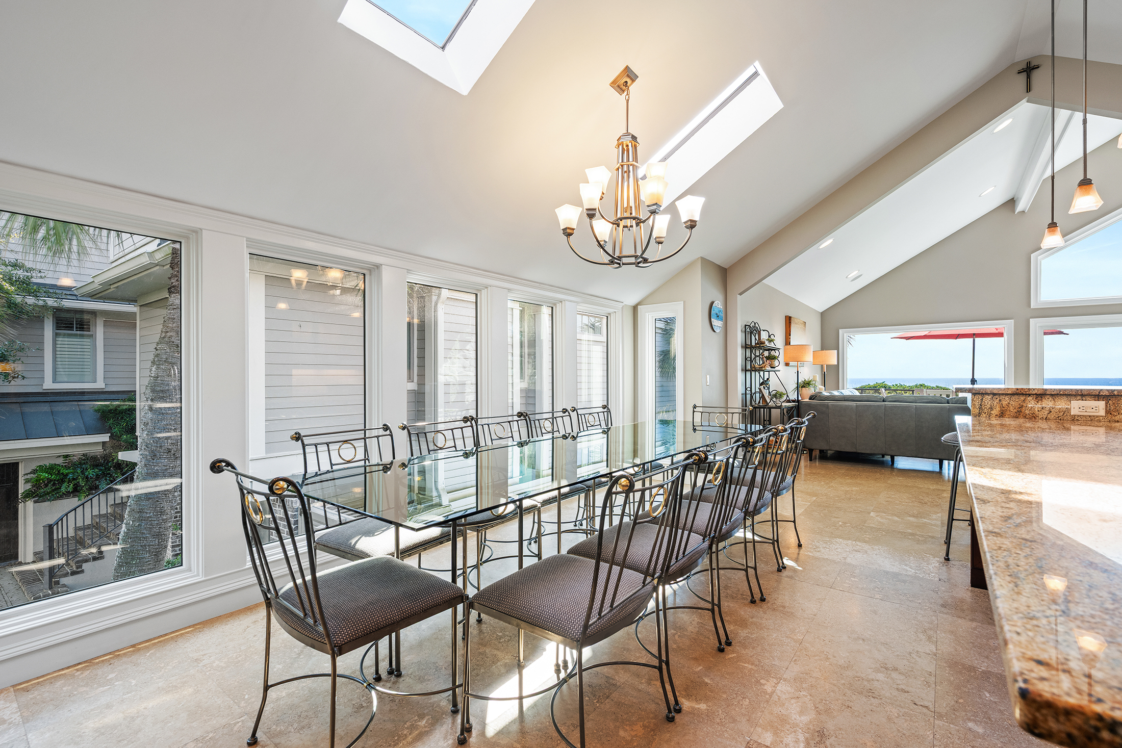 3 Dune Lane | Dining area w/ seating for 12