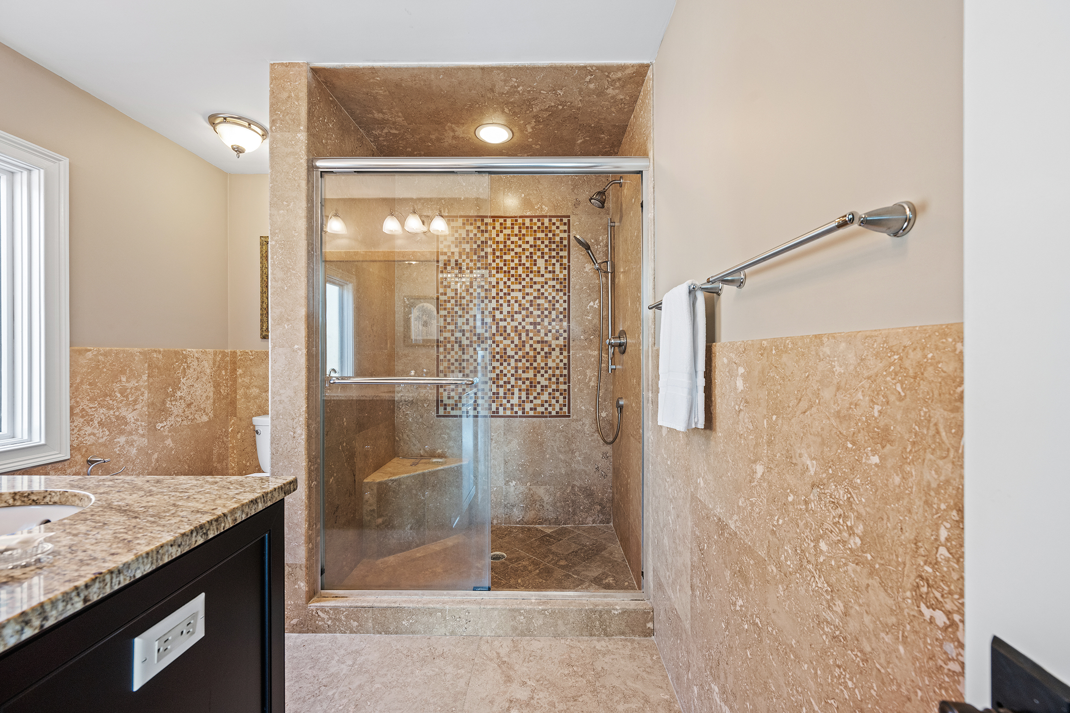 3 Dune Lane | Bedroom 2 ensuite bathroom