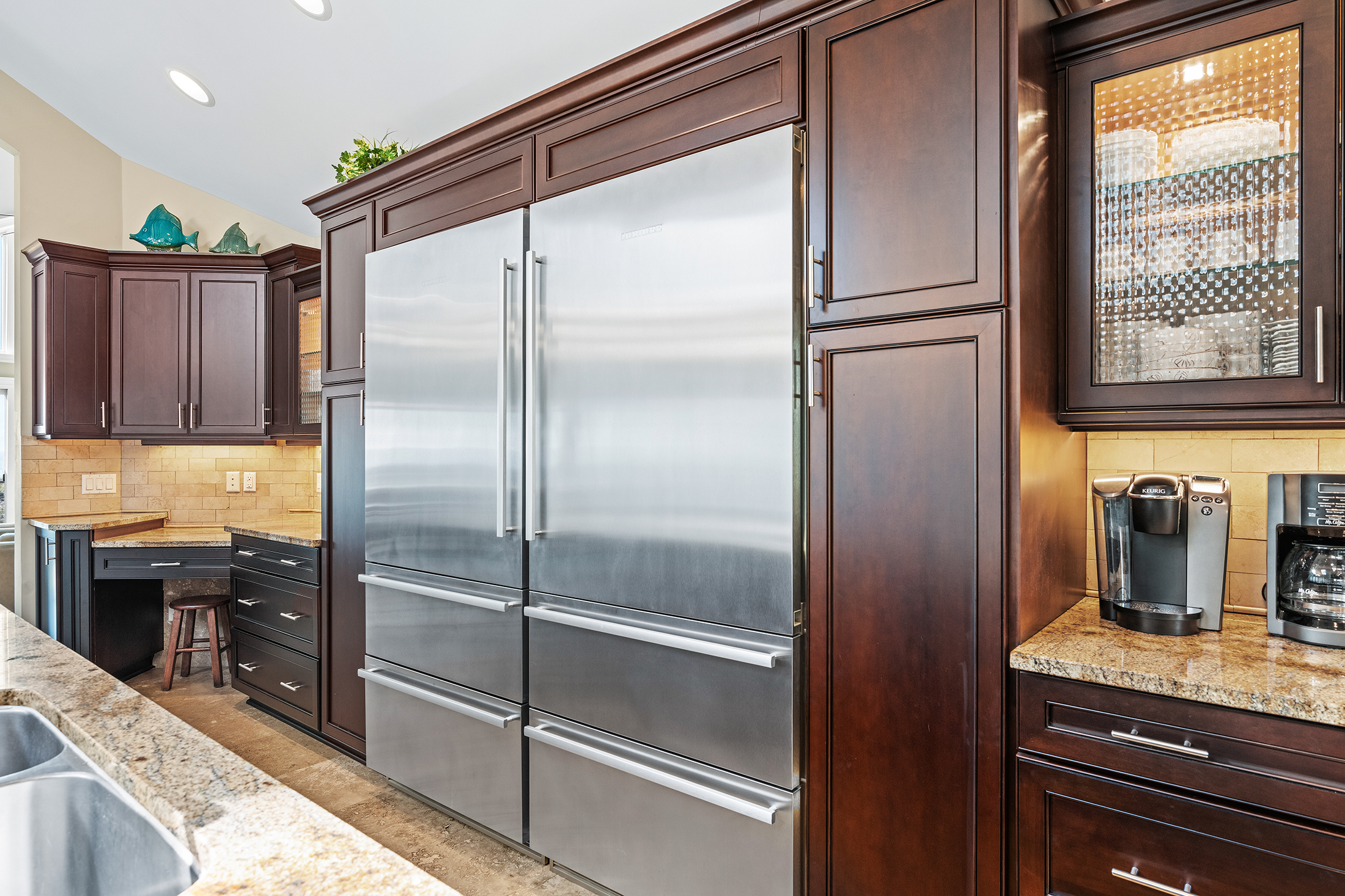 3 Dune Lane | Fully equipped kitchen w/ stainless steel applianc