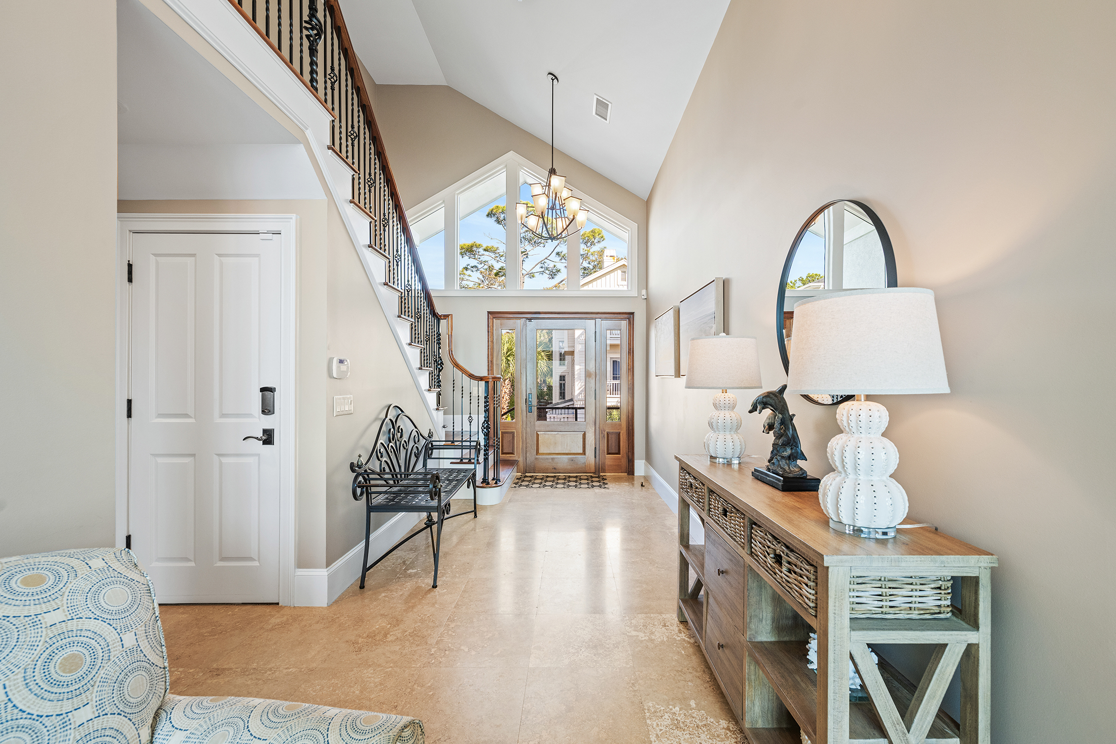 3 Dune Lane | Welcoming front entryway 