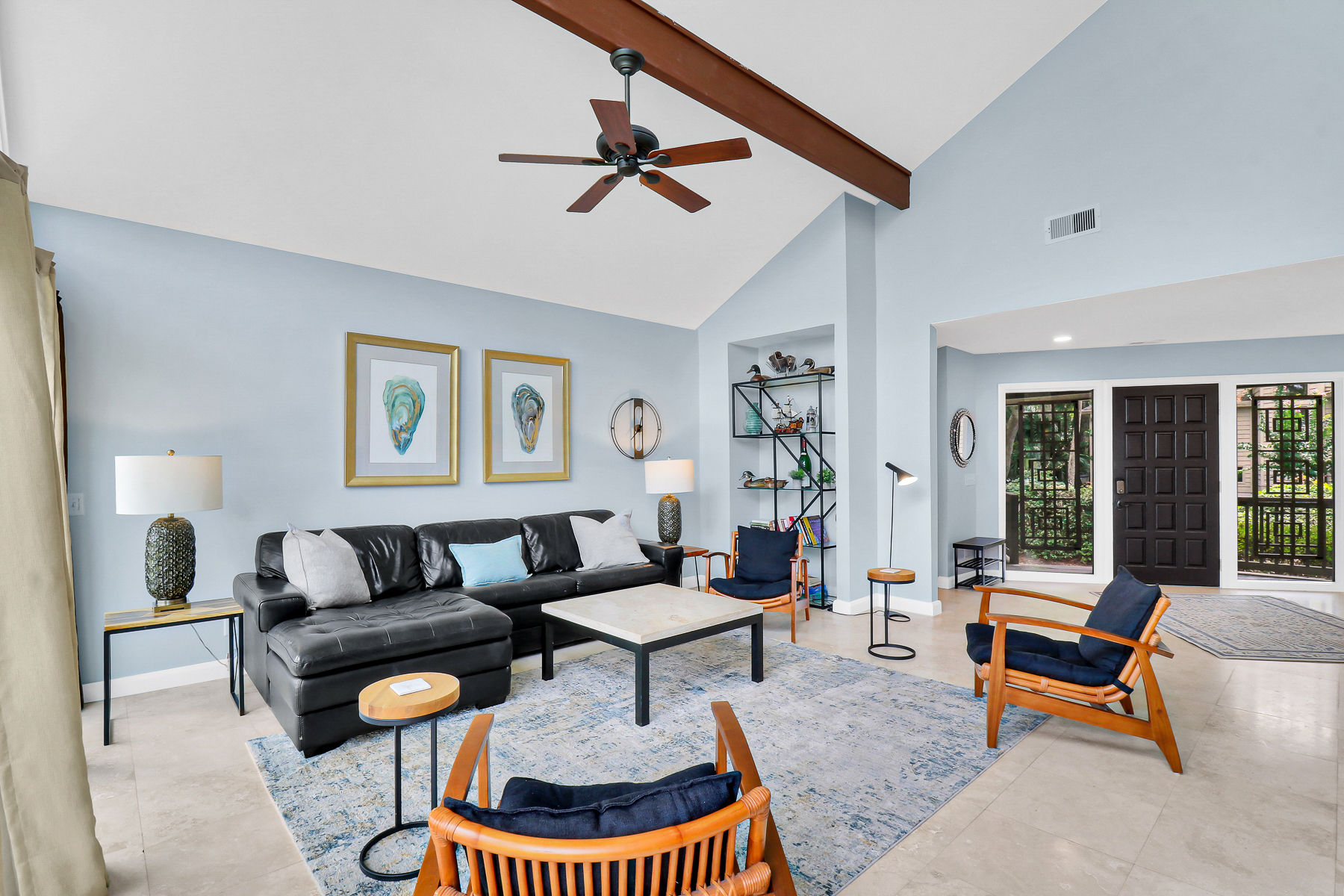 7 Ginger Beer | Living Room