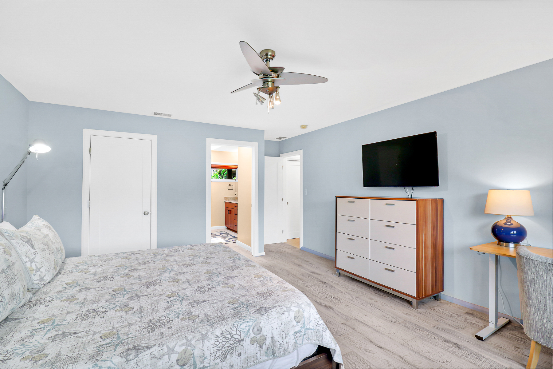 7 Ginger Beer | Bedroom 1 King Bed