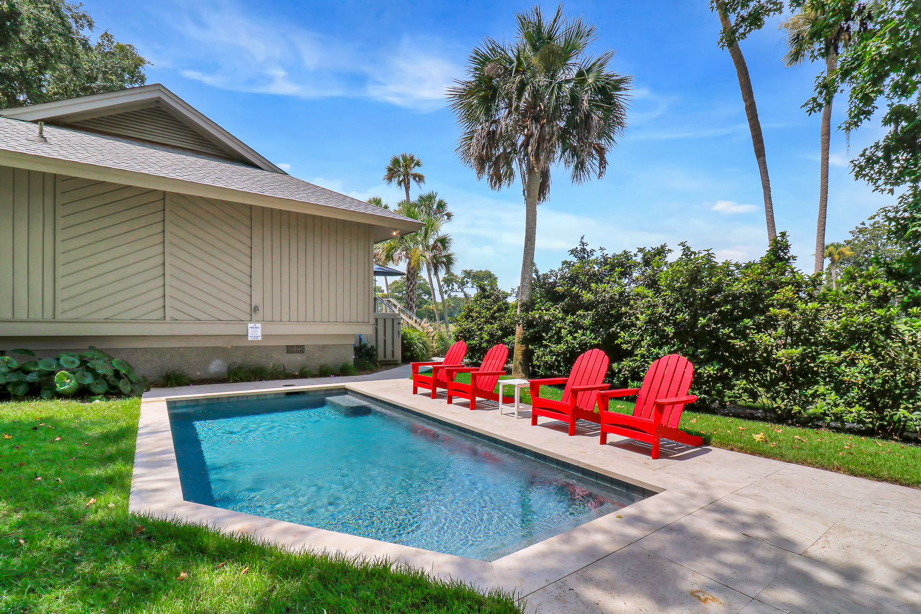 7 Ginger Beer | Pool area