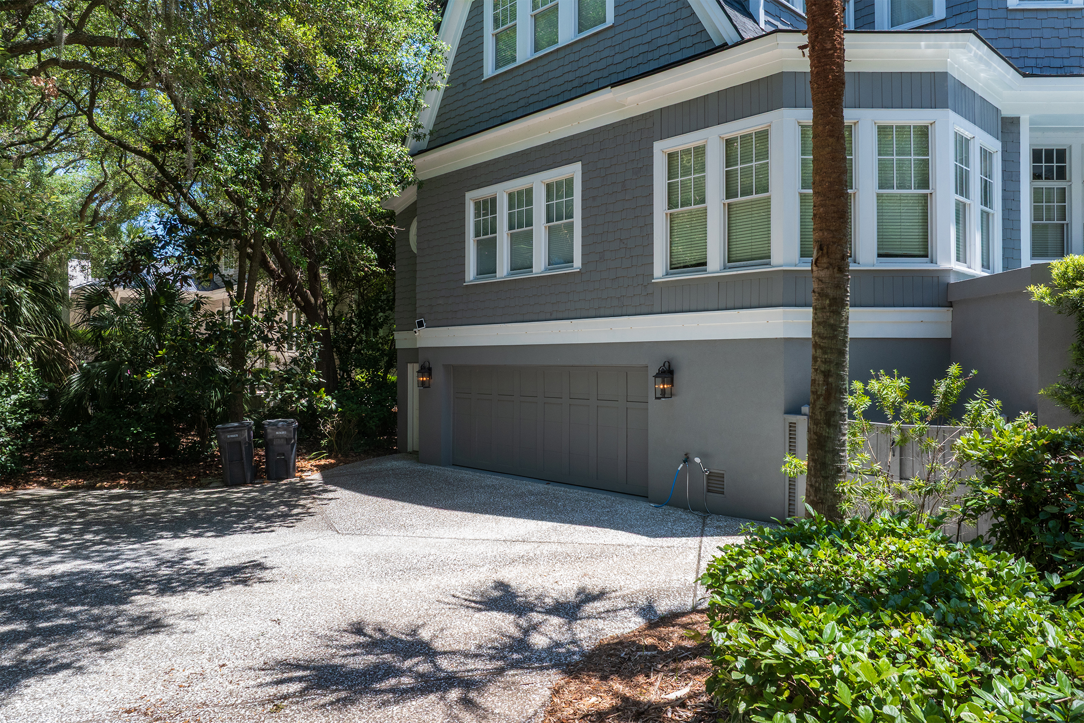 3 Iron Clad | Spacious driveway and garage