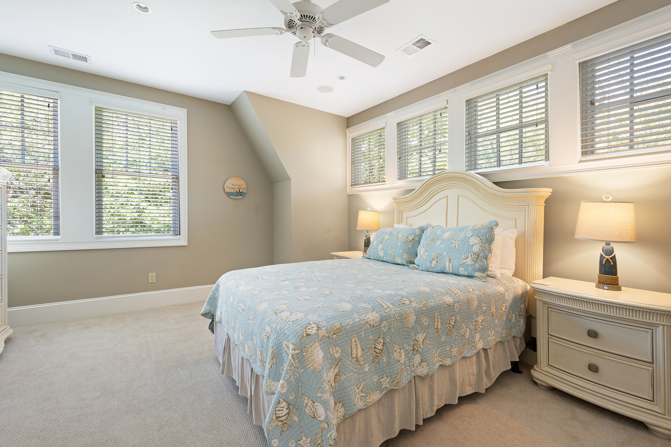 3 Iron Clad | Bedroom 4 Queen bed w/ ensuite bathroom