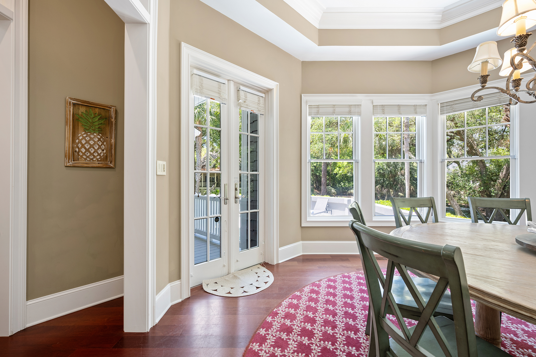 3 Iron Clad | Formal dining room w/ seating for 8