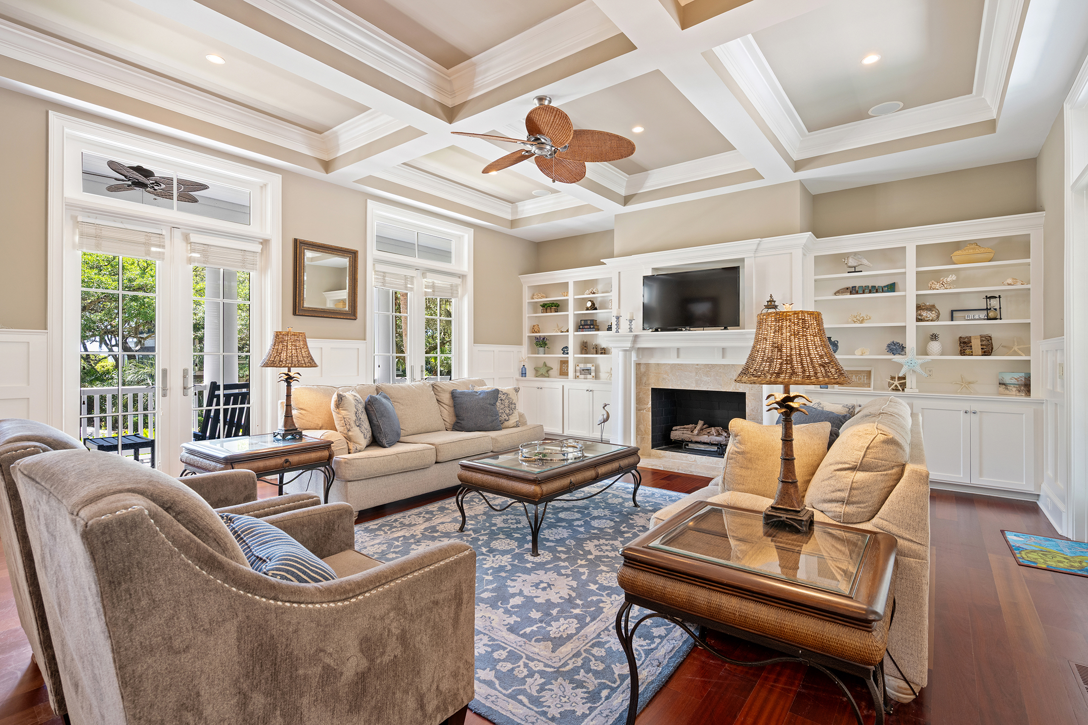 3 Iron Clad | Spacious living room