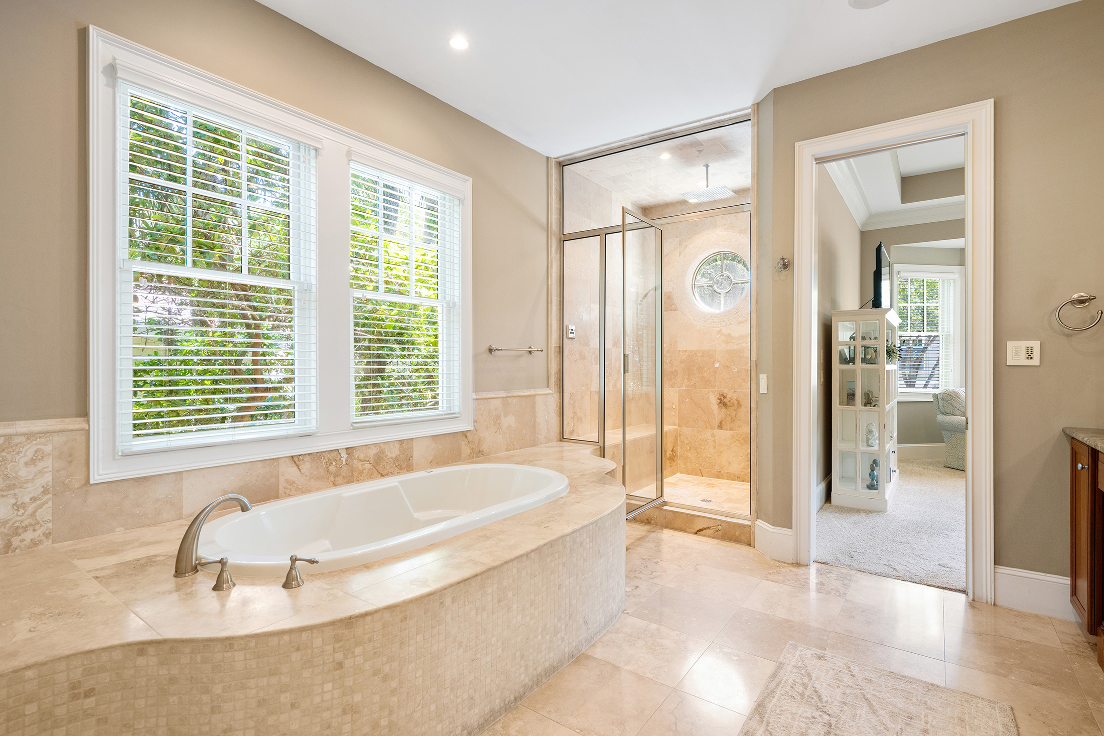 3 Iron Clad | Bedroom 1 bathroom w/ shower and tub