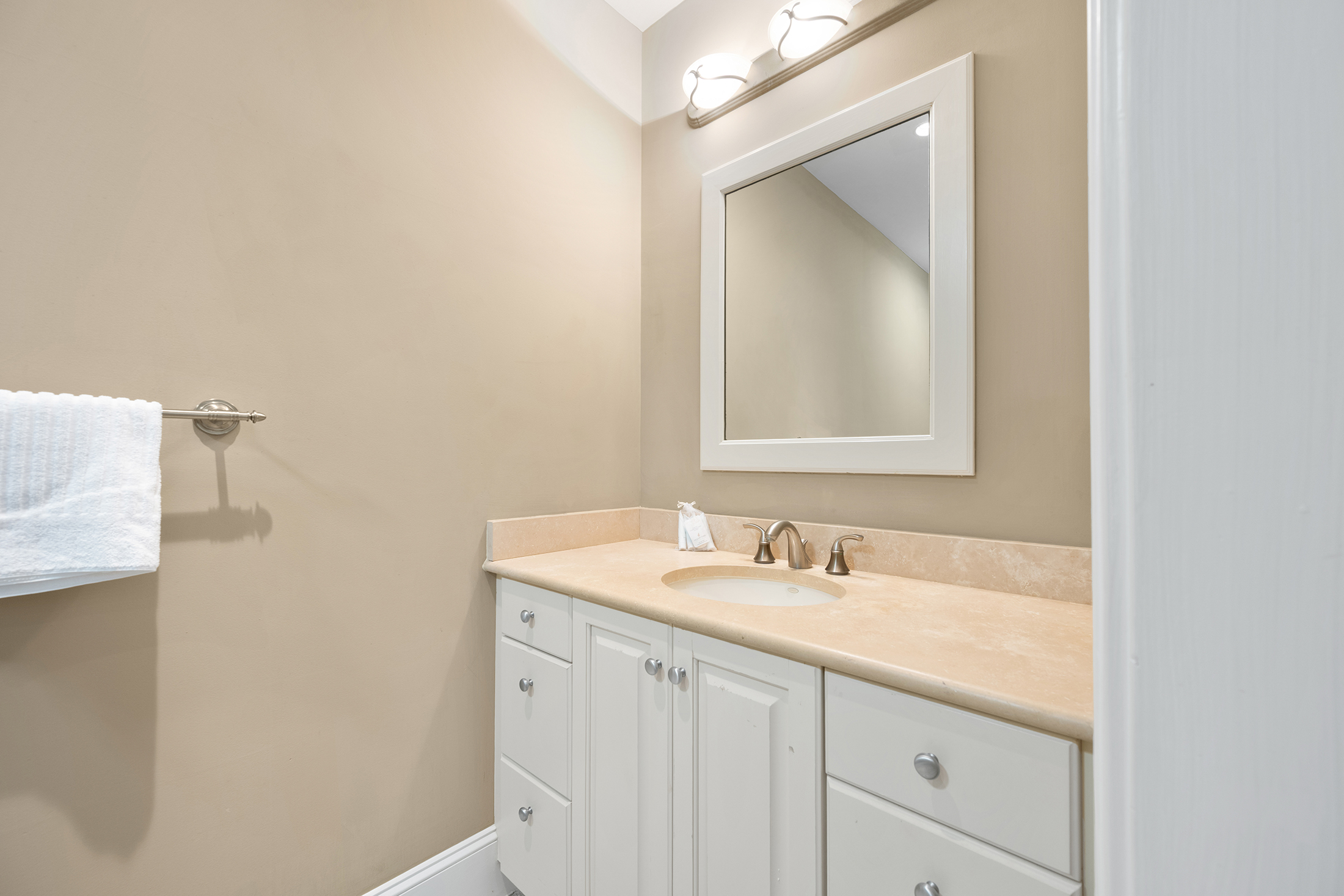 3 Iron Clad | Bedroom 5 bathroom