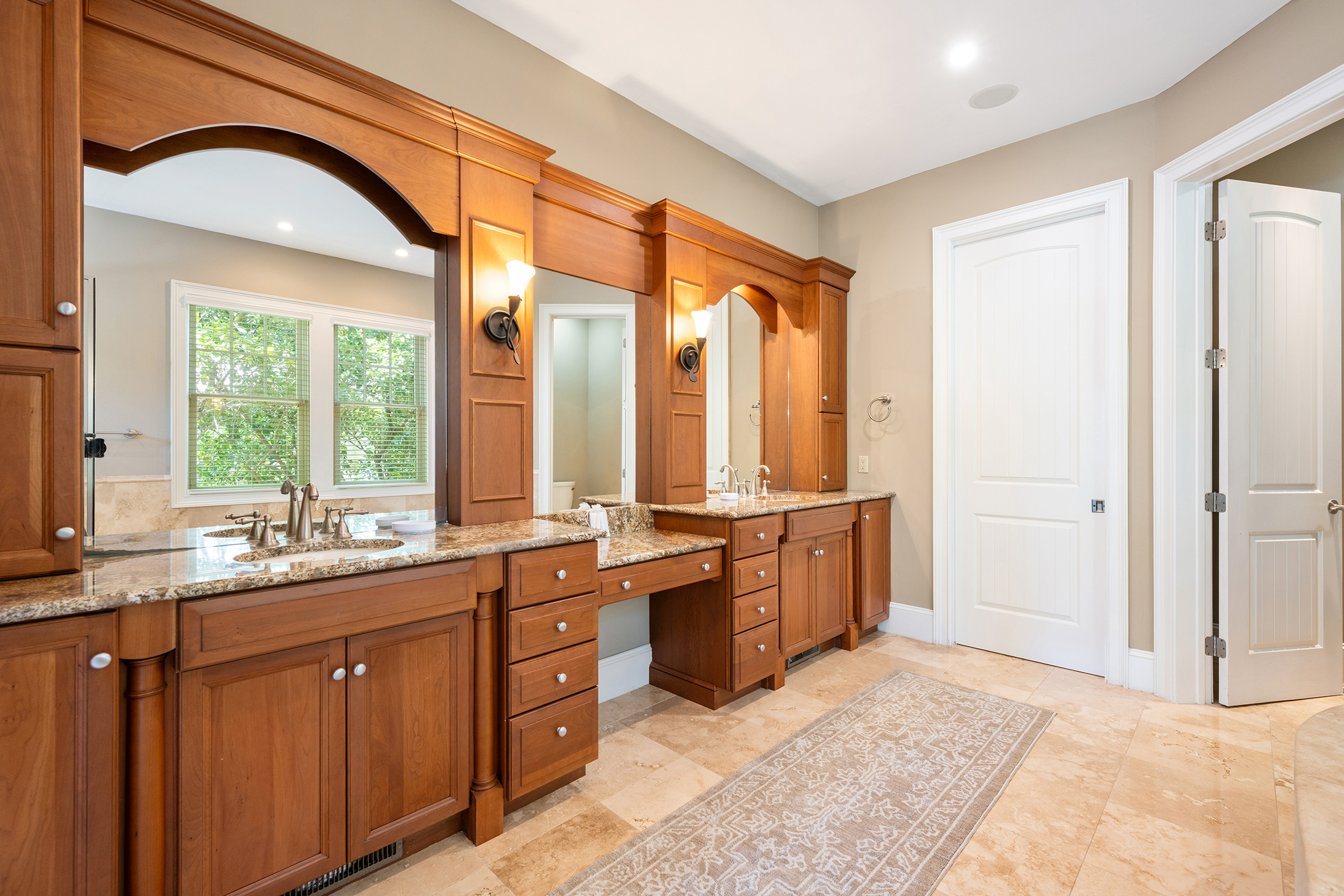 3 Iron Clad | Bedroom 1 bathroom w/ shower and tub